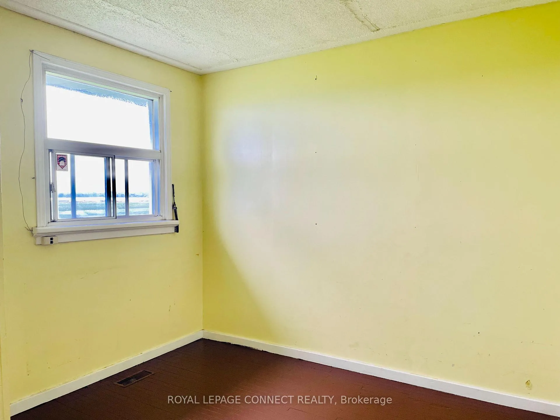 Photo 16 of Unit 3, 19470 Dufferin Street, King, Rural King — HOMEH