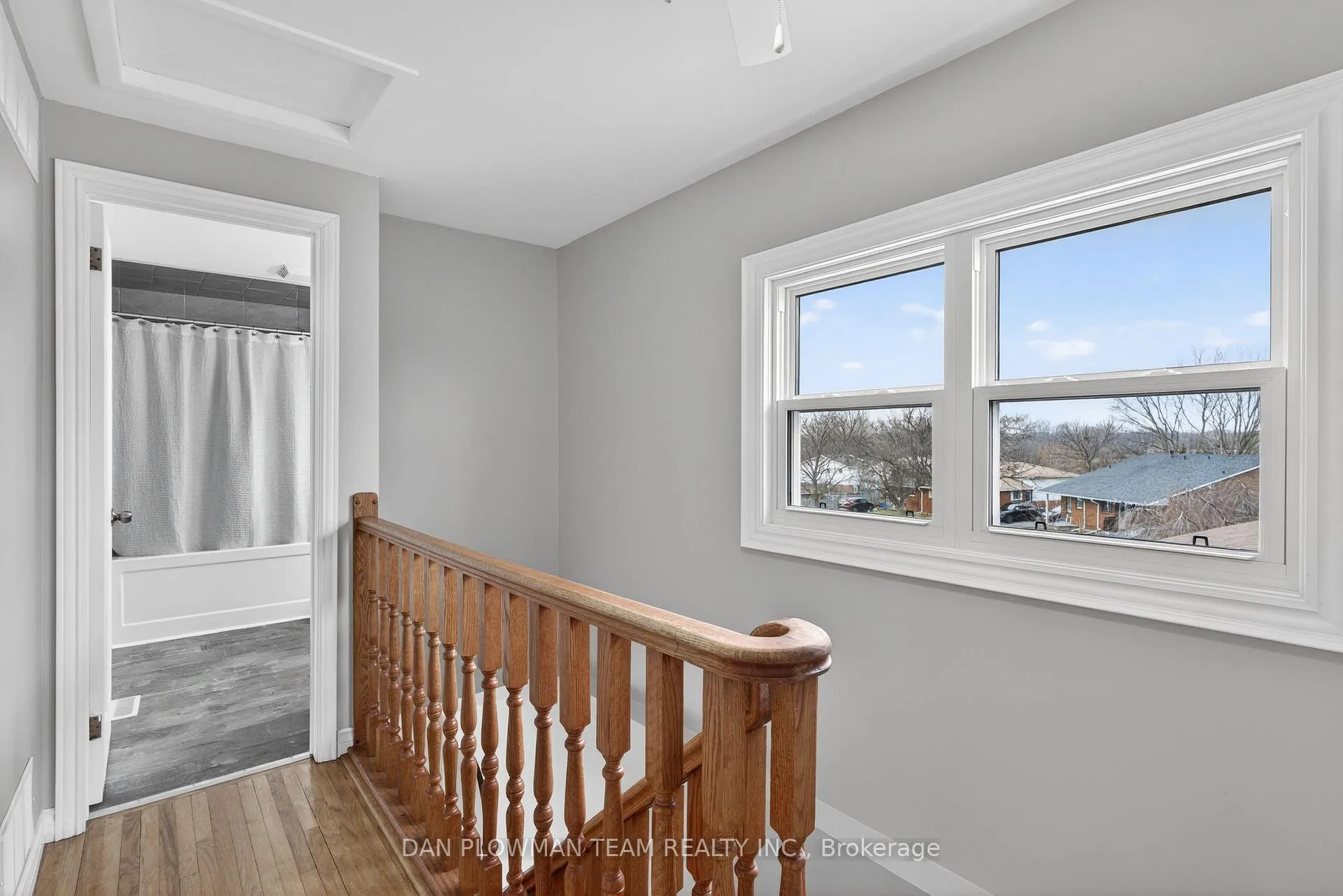 Photo 13 of 502 Sedan Crescent, Oshawa, Central — HOMEH