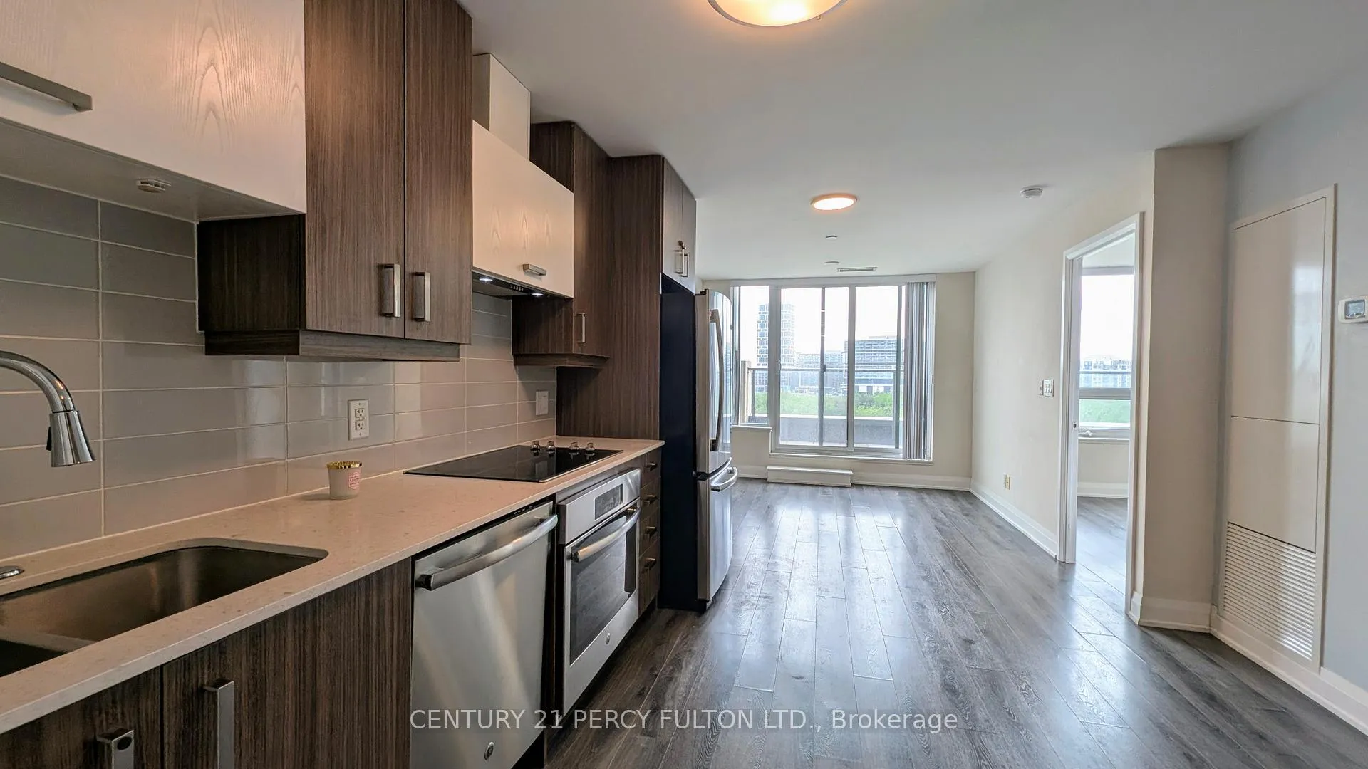 Photo 2 of Unit 917, 18 Uptown Drive, Markham, Unionville — HOMEH
