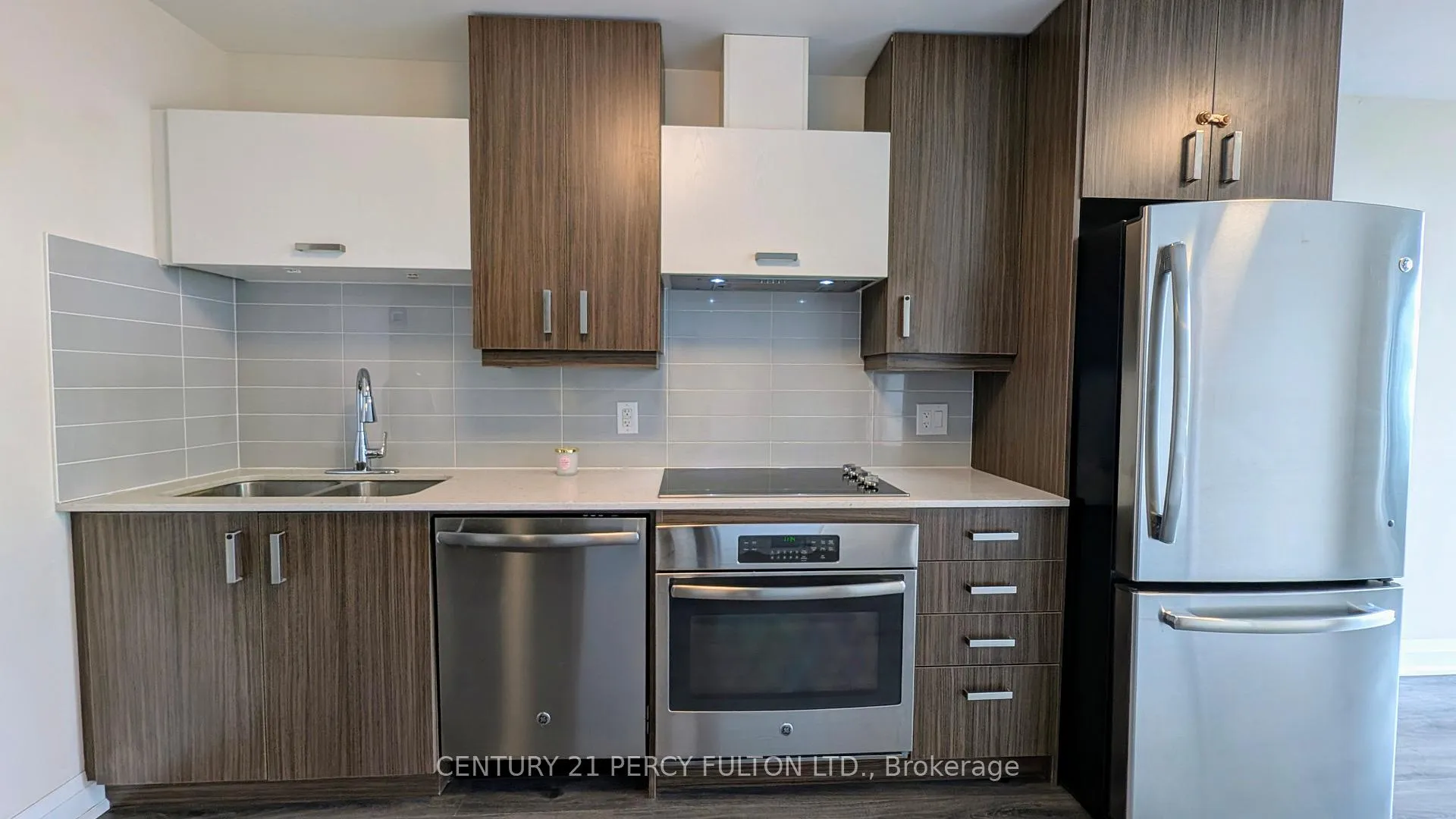Photo 3 of Unit 917, 18 Uptown Drive, Markham, Unionville — HOMEH