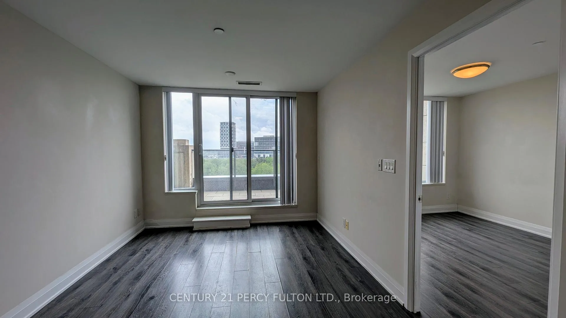 Photo 6 of Unit 917, 18 Uptown Drive, Markham, Unionville — HOMEH