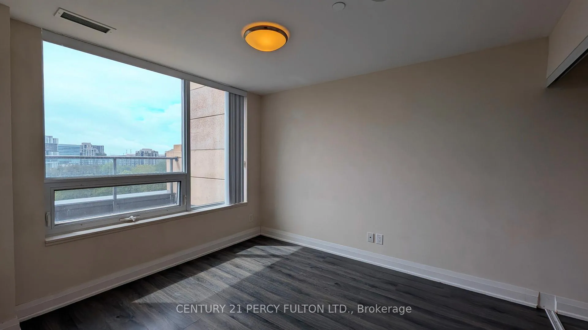 Photo 7 of Unit 917, 18 Uptown Drive, Markham, Unionville — HOMEH