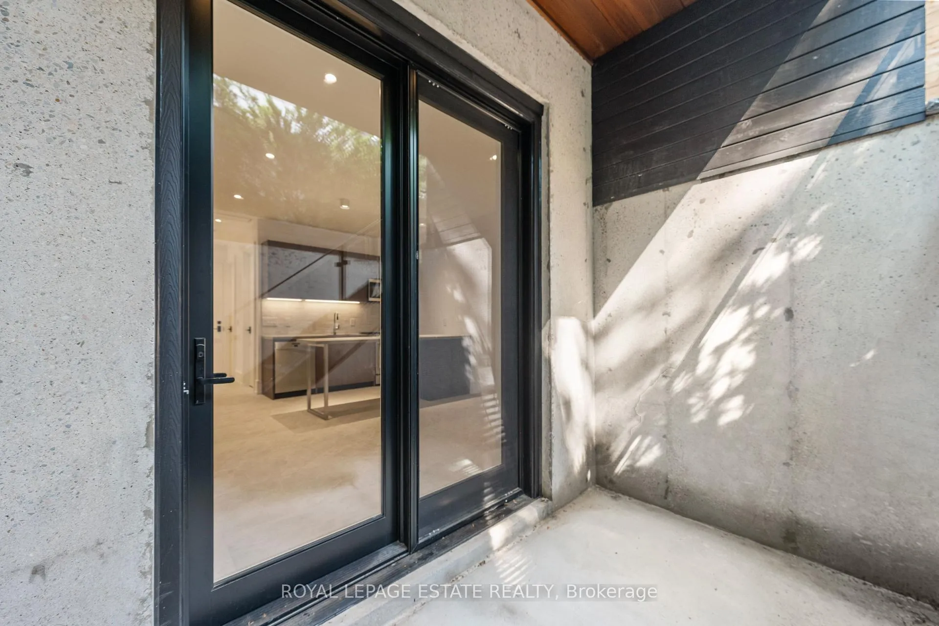 Photo 2 of Unit Lower Unit, 51 Maclean Avenue, Toronto, The Beaches — HOMEH