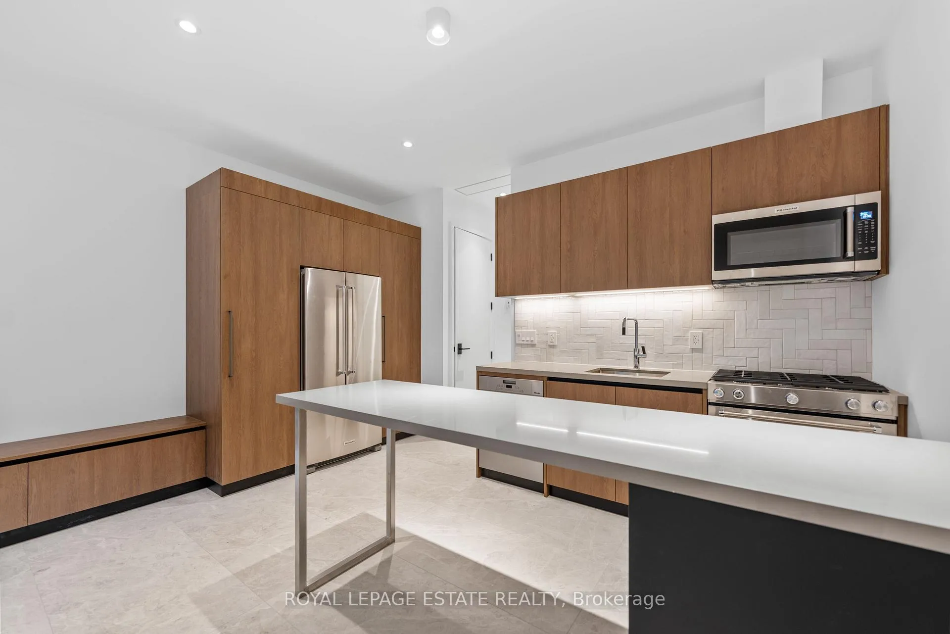 Photo 10 of Unit Lower Unit, 51 Maclean Avenue, Toronto, The Beaches — HOMEH