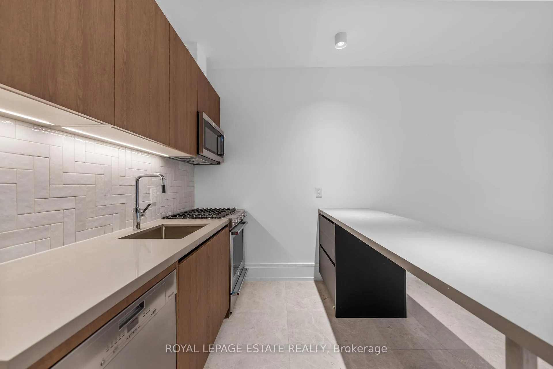 Photo 15 of Unit Lower Unit, 51 Maclean Avenue, Toronto, The Beaches — HOMEH