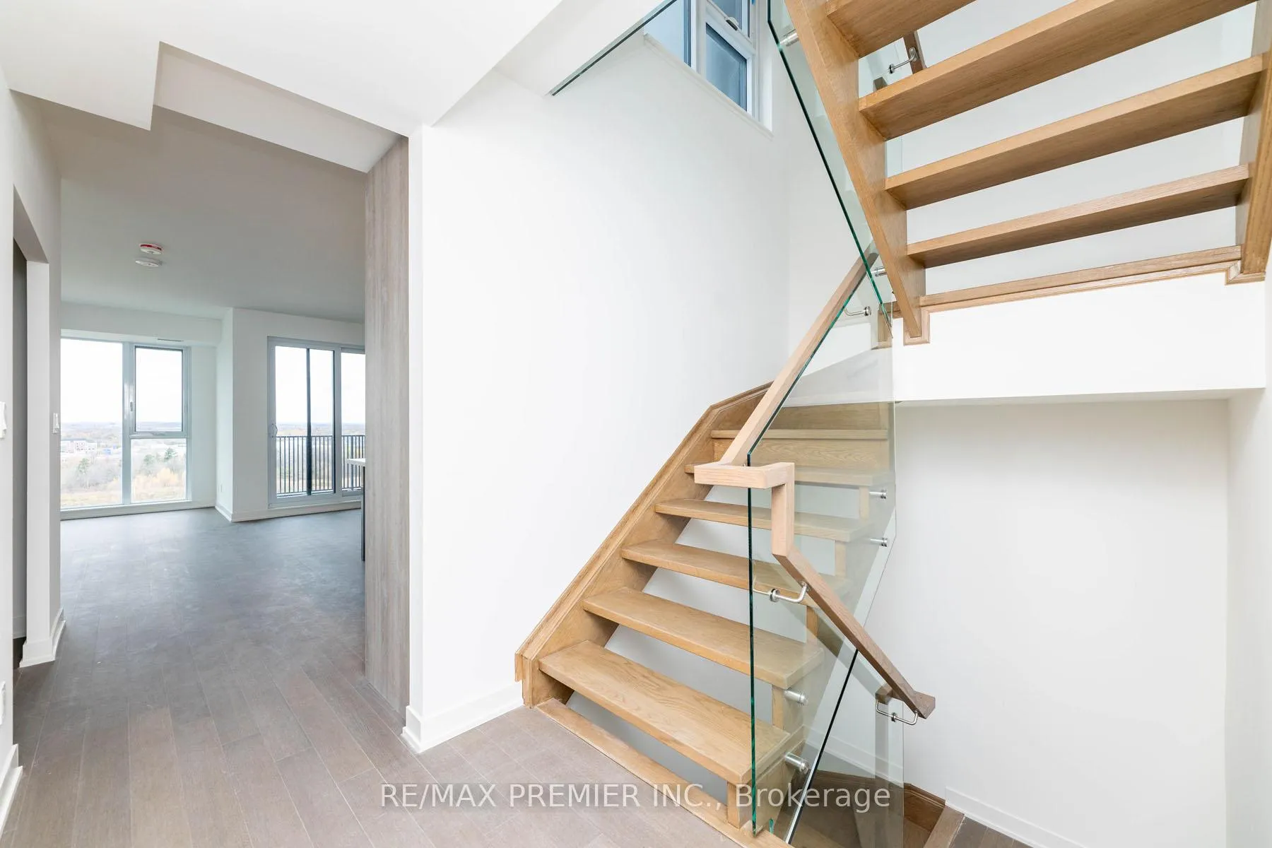 Photo 7 of Unit 912C, 38 Simcoe Promenade Circle, Markham, Unionville — HOMEH