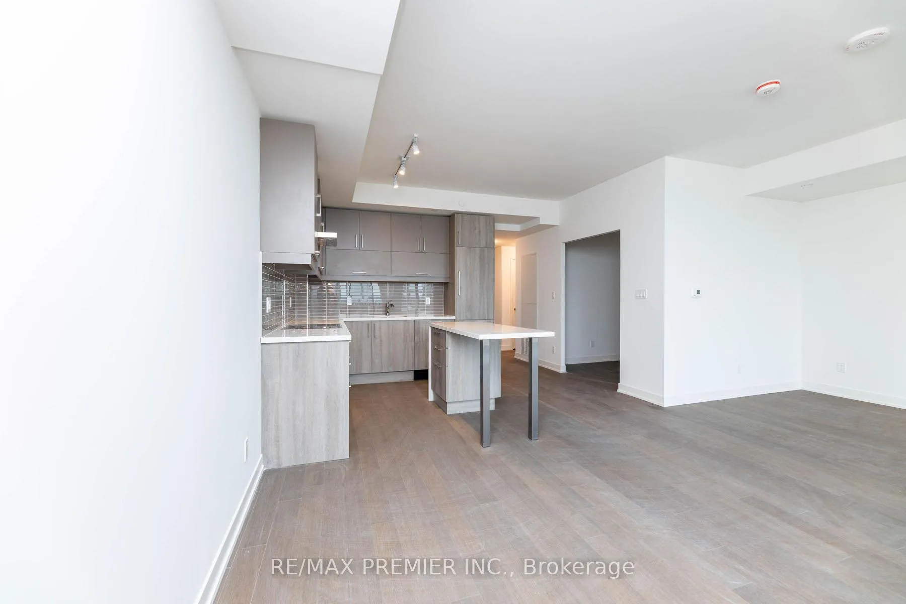 Photo 9 of Unit 912C, 38 Simcoe Promenade Circle, Markham, Unionville — HOMEH