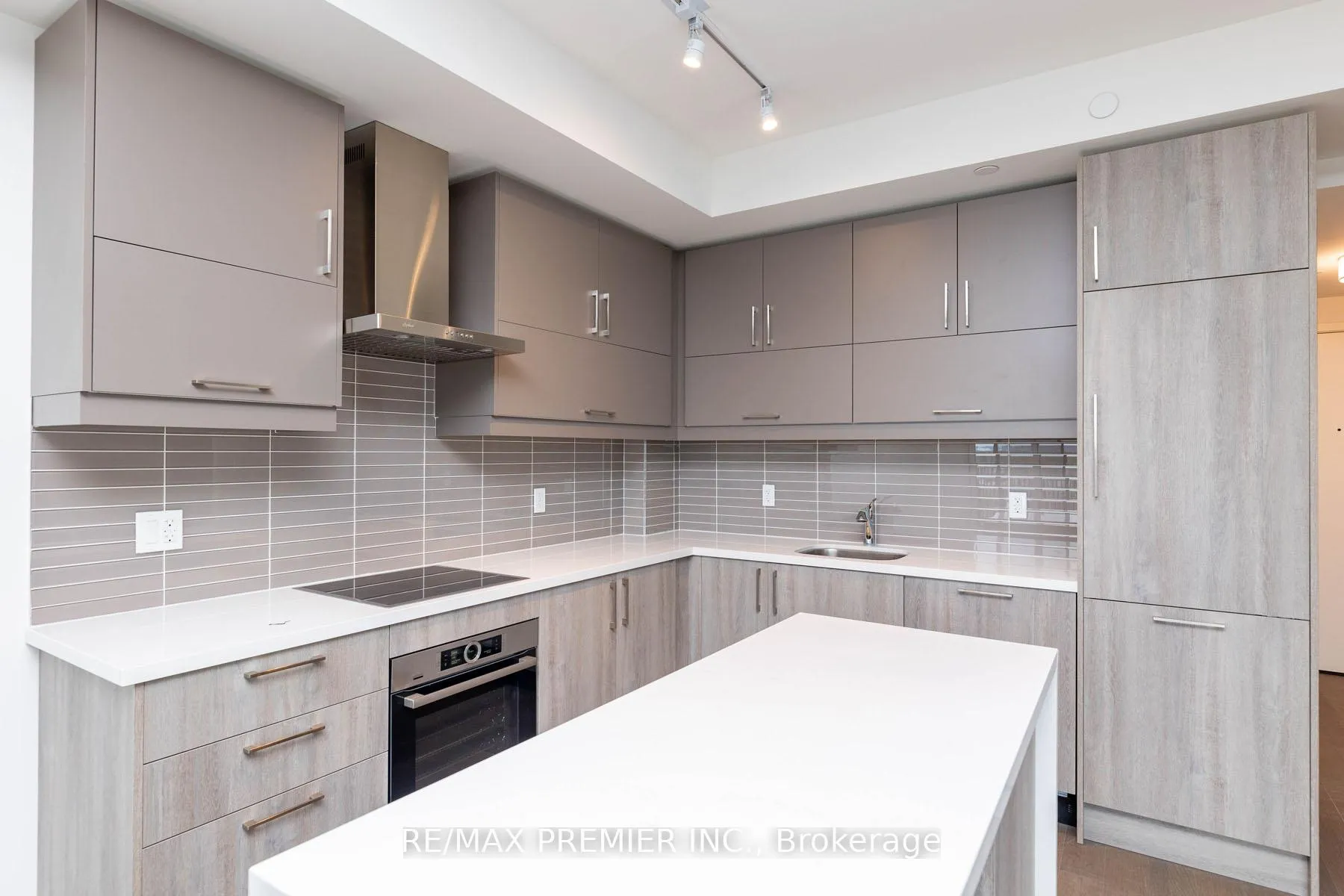 Photo 10 of Unit 912C, 38 Simcoe Promenade Circle, Markham, Unionville — HOMEH
