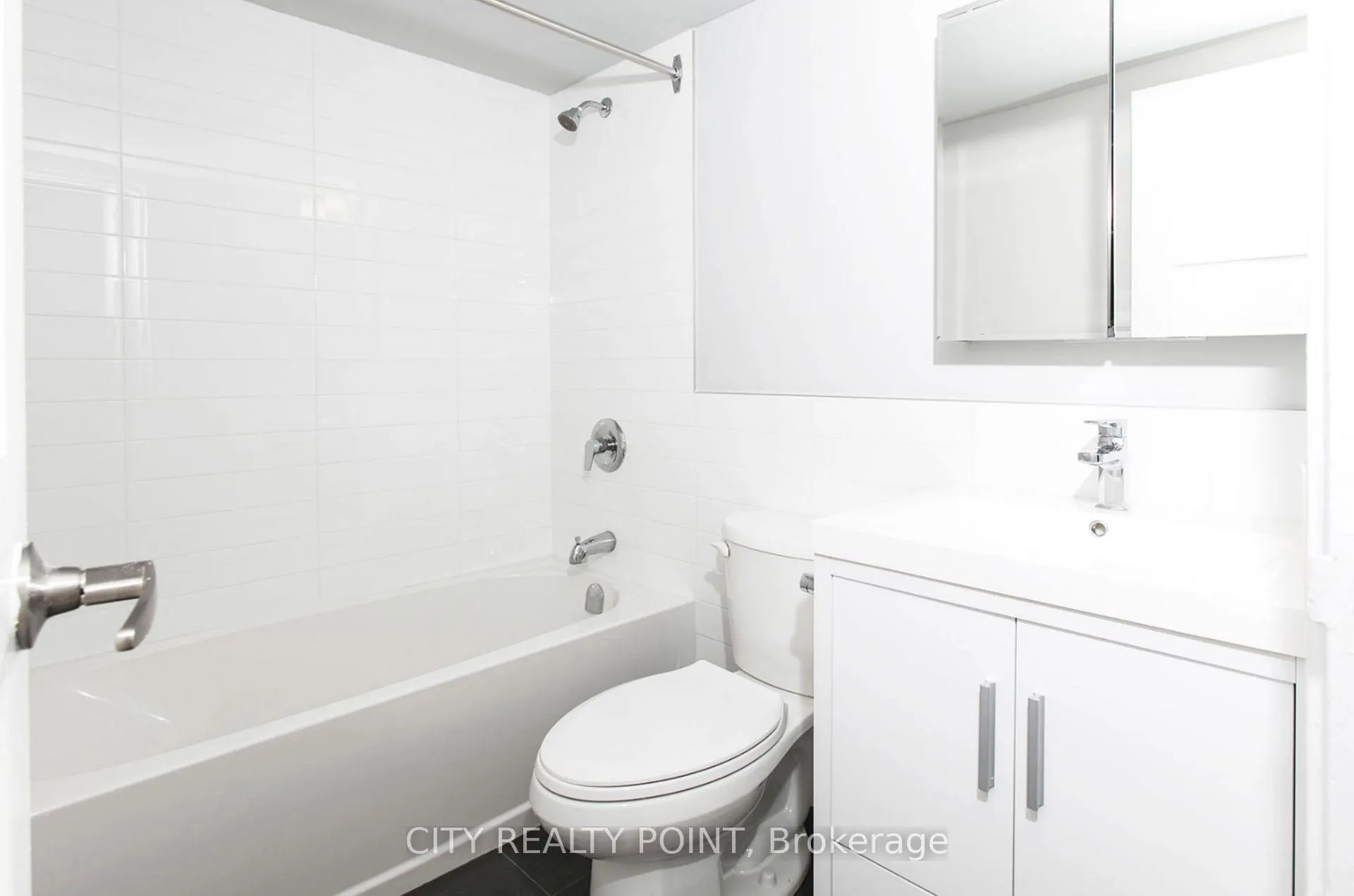 Photo 8 of Unit 302, 485 Huron Street, Toronto, The Annex — HOMEH