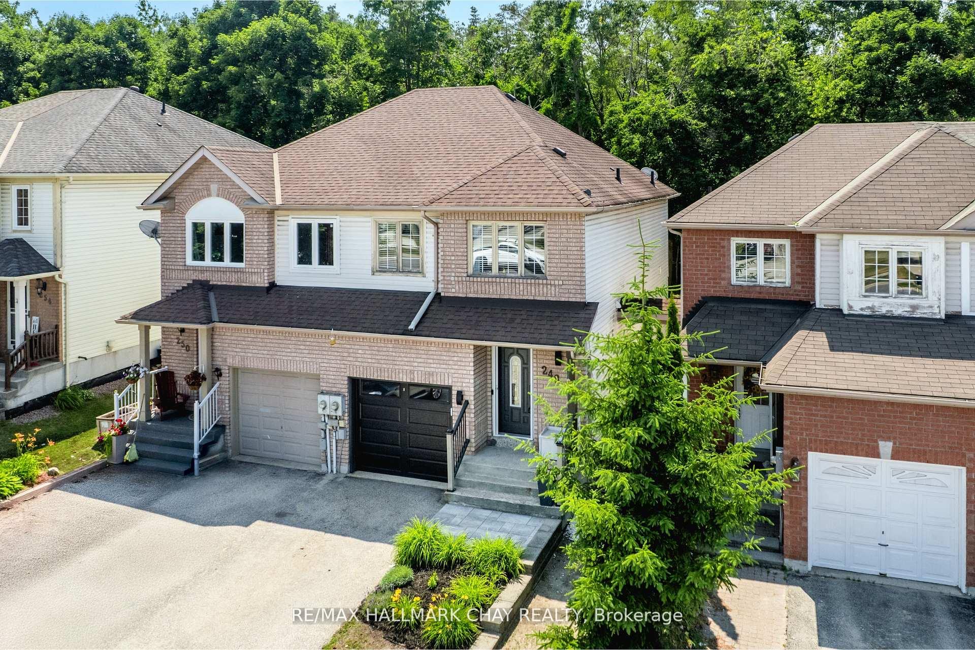 Photo 3 of 248 Ferndale Drive S, Barrie, Ardagh — HOMEH