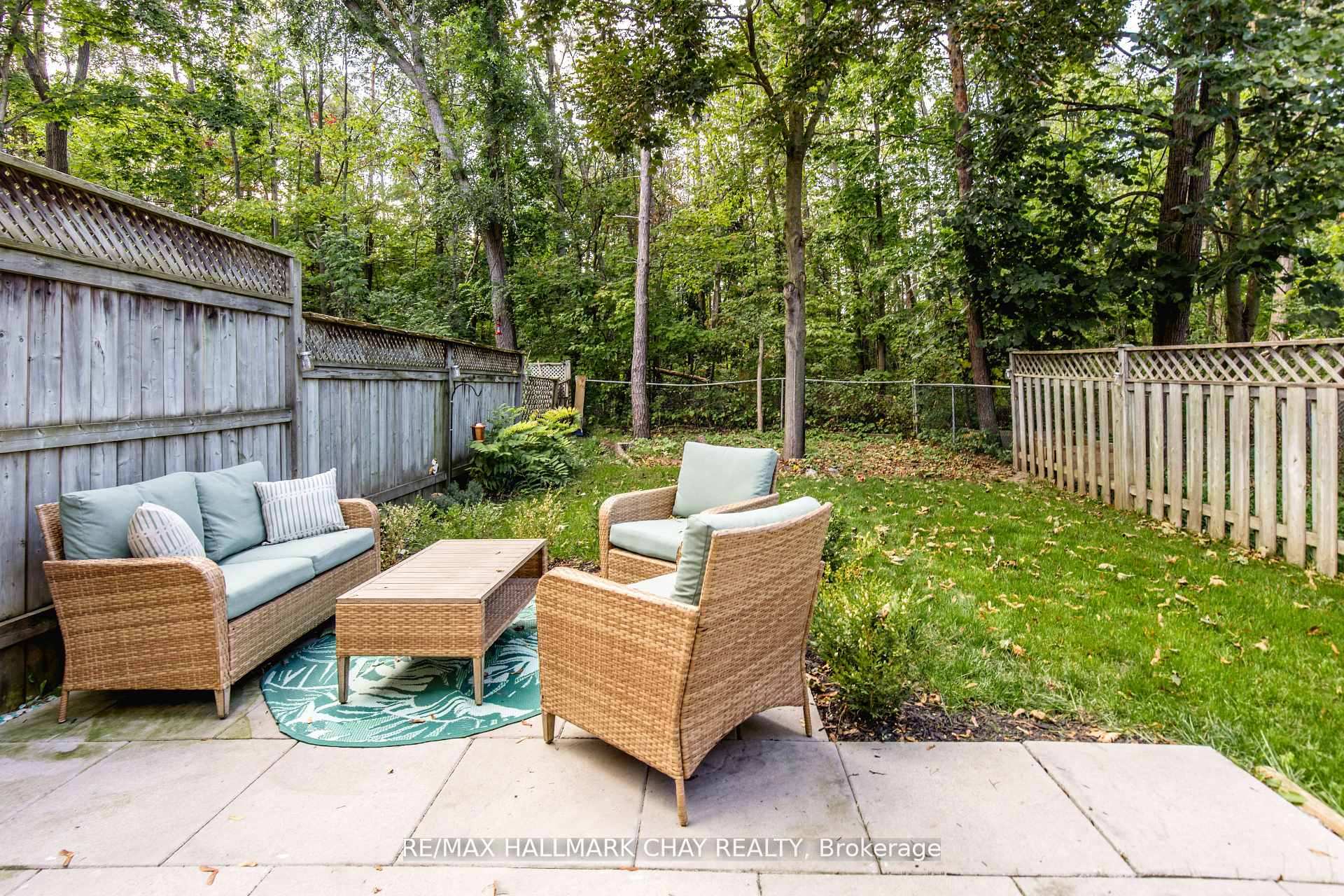 Photo 4 of 248 Ferndale Drive S, Barrie, Ardagh — HOMEH