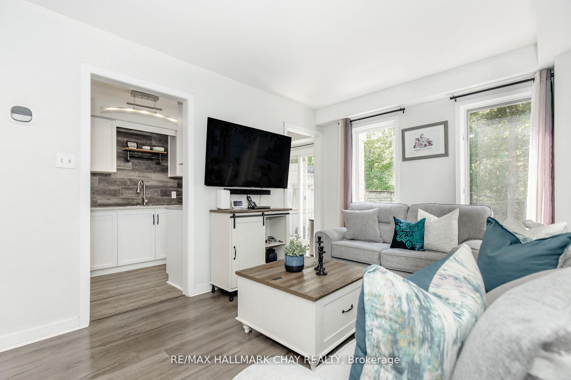 Photo 9 of 248 Ferndale Drive S, Barrie, Ardagh — HOMEH