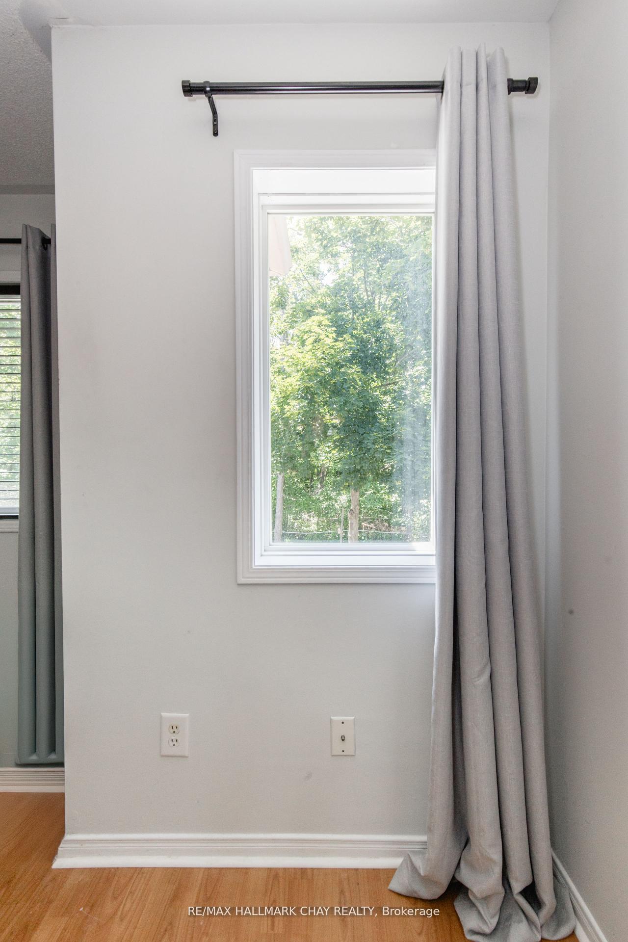 Photo 14 of 248 Ferndale Drive S, Barrie, Ardagh — HOMEH
