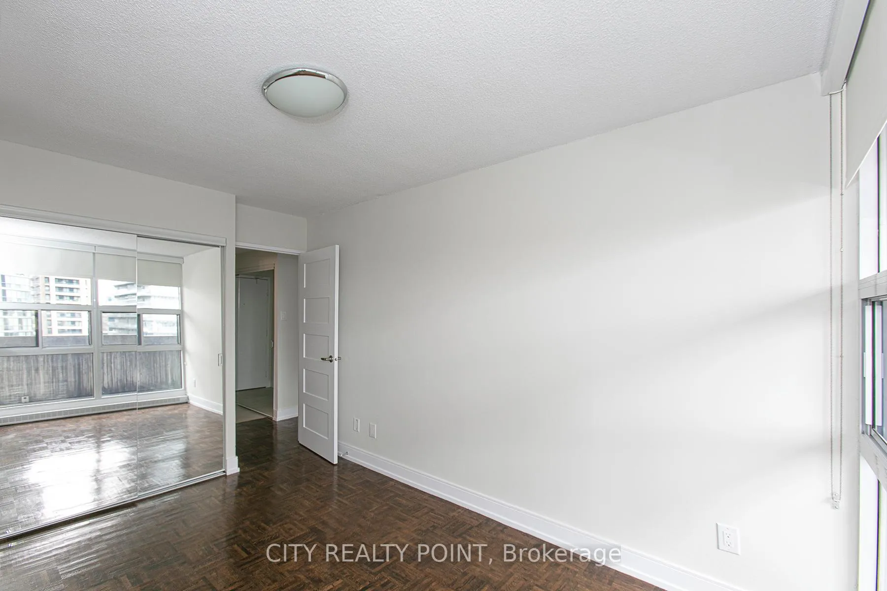 Front of Unit 1207, 33 Isabella Street