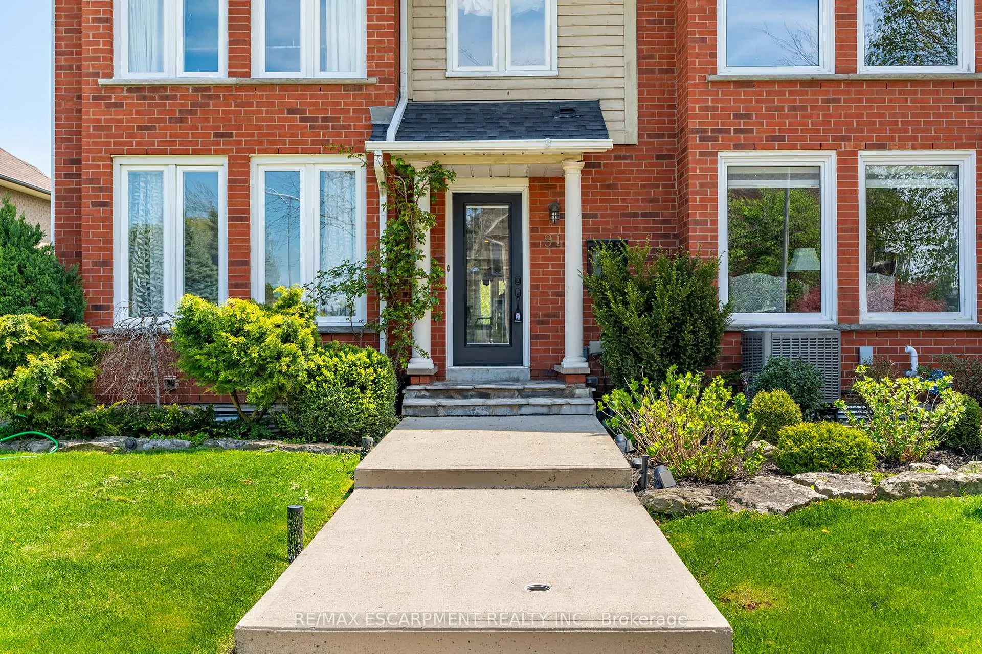 Photo 4 of 91 Edgewater Drive, Hamilton, Stoney Creek — HOMEH