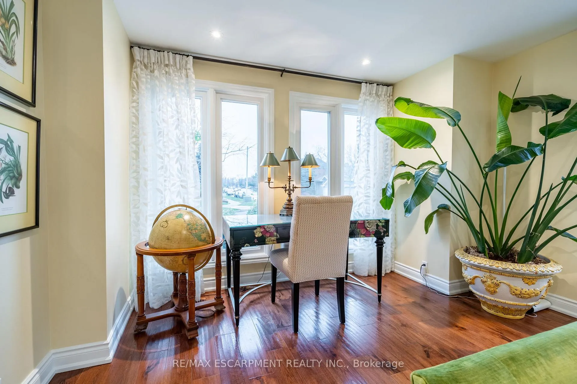 Photo 9 of 91 Edgewater Drive, Hamilton, Stoney Creek — HOMEH