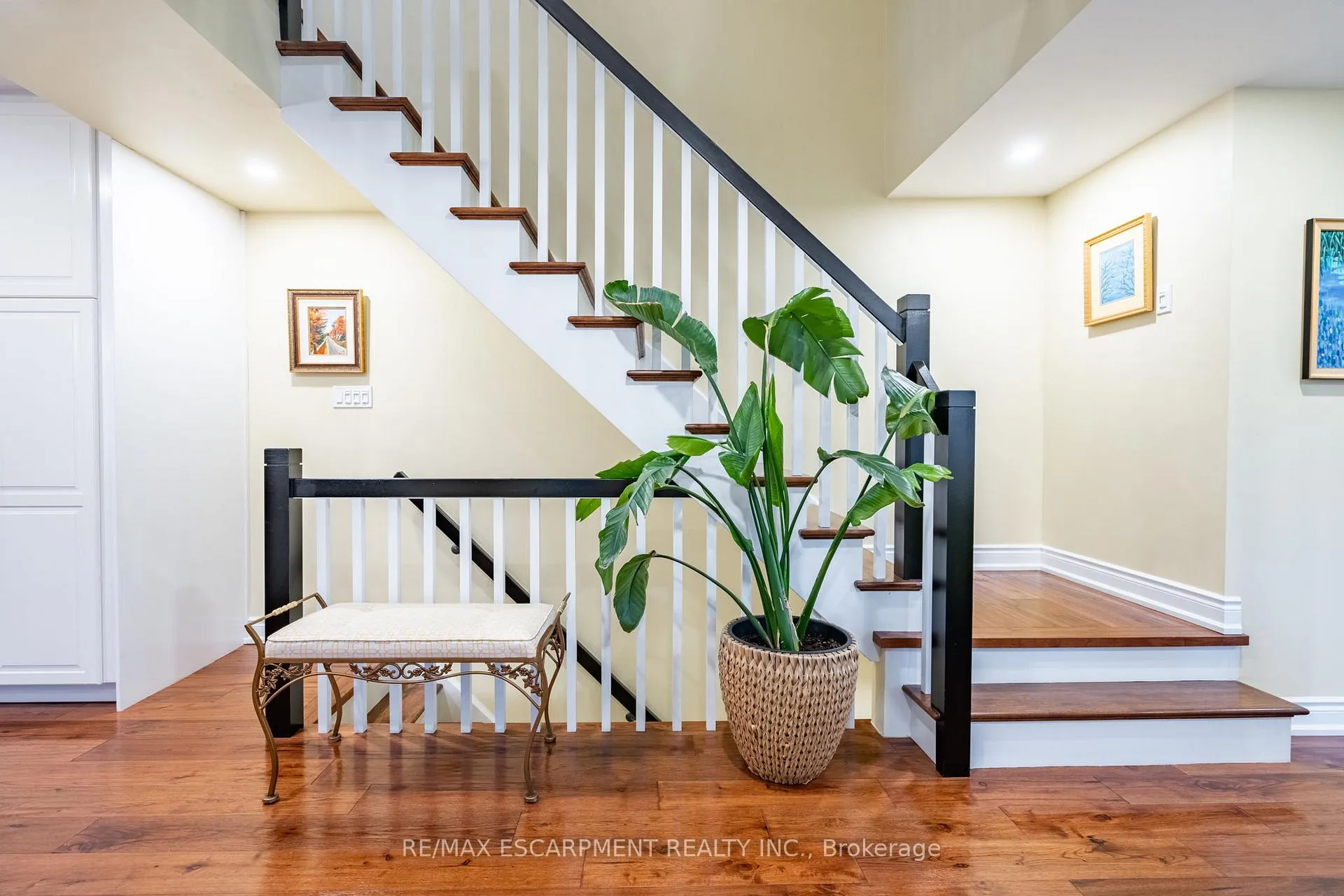 Photo 10 of 91 Edgewater Drive, Hamilton, Stoney Creek — HOMEH