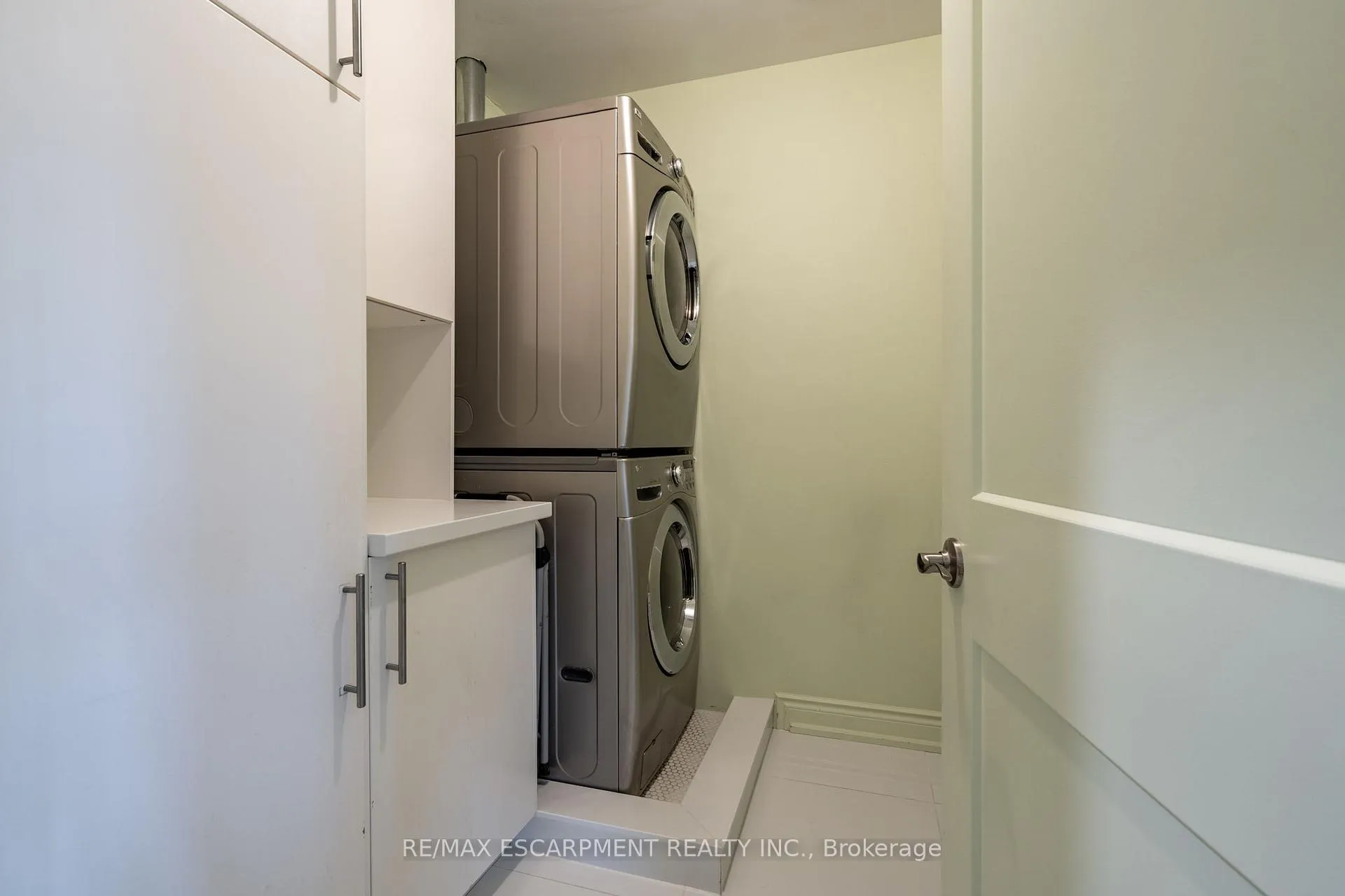 Photo 19 of 91 Edgewater Drive, Hamilton, Stoney Creek — HOMEH