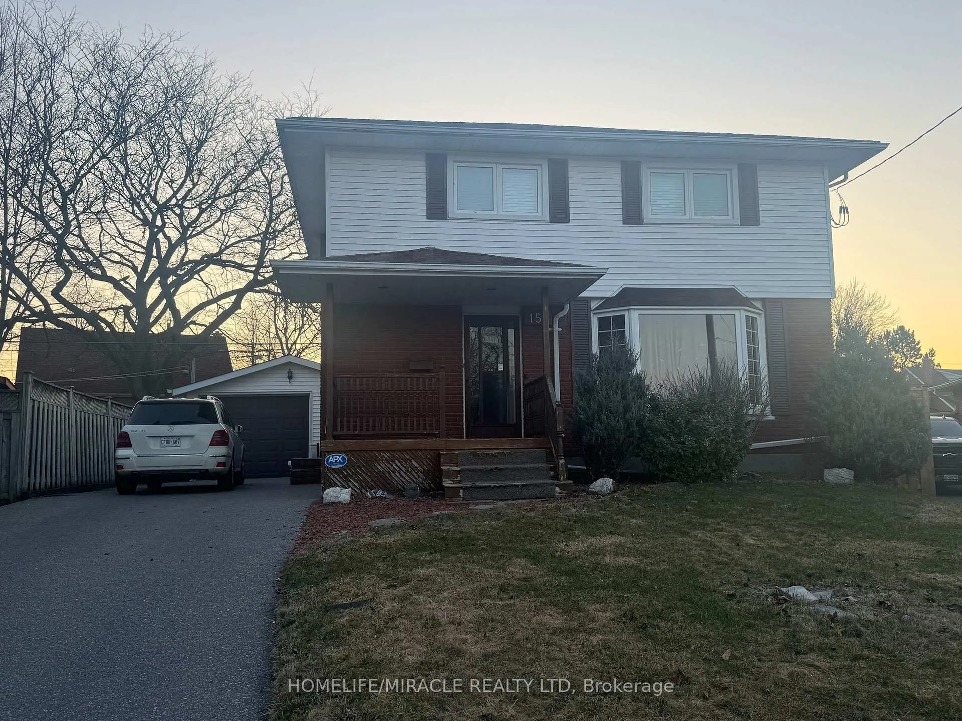 Front of 156 Gladstone Avenue