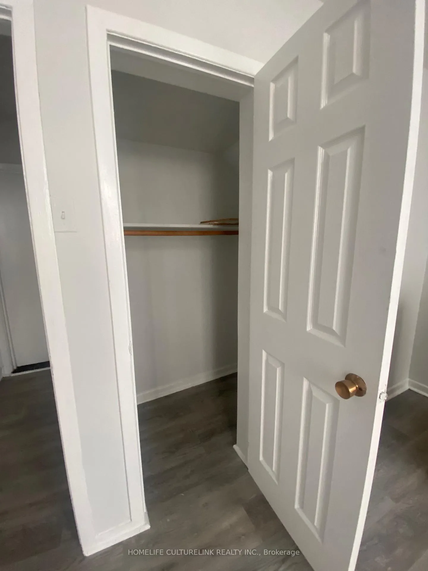 Photo 3 of Unit 5, 632B Yonge Street, Toronto, Bay Street Corridor — HOMEH