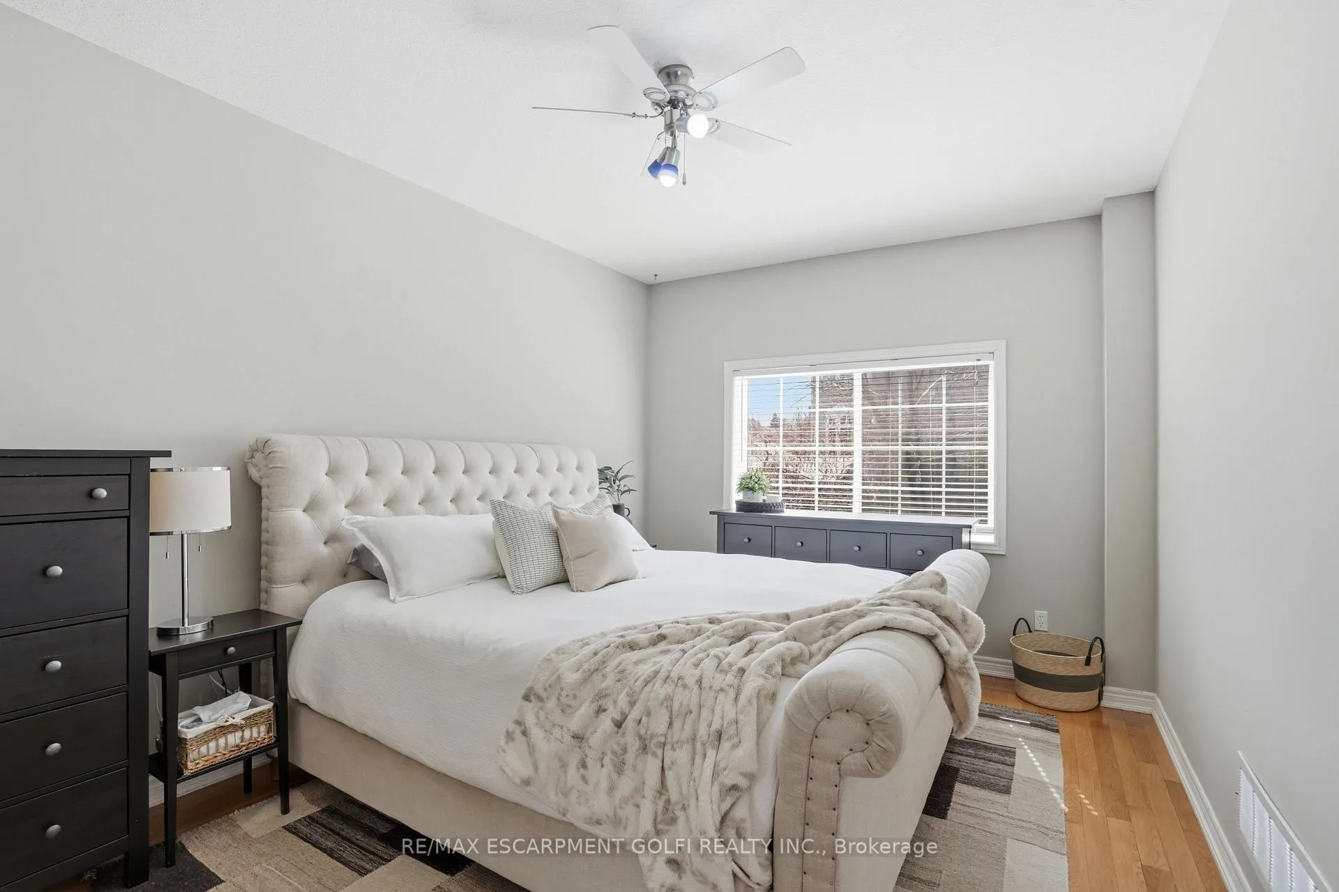 Photo 16 of 52 Sunnycroft Court, Hamilton, Waterdown — HOMEH
