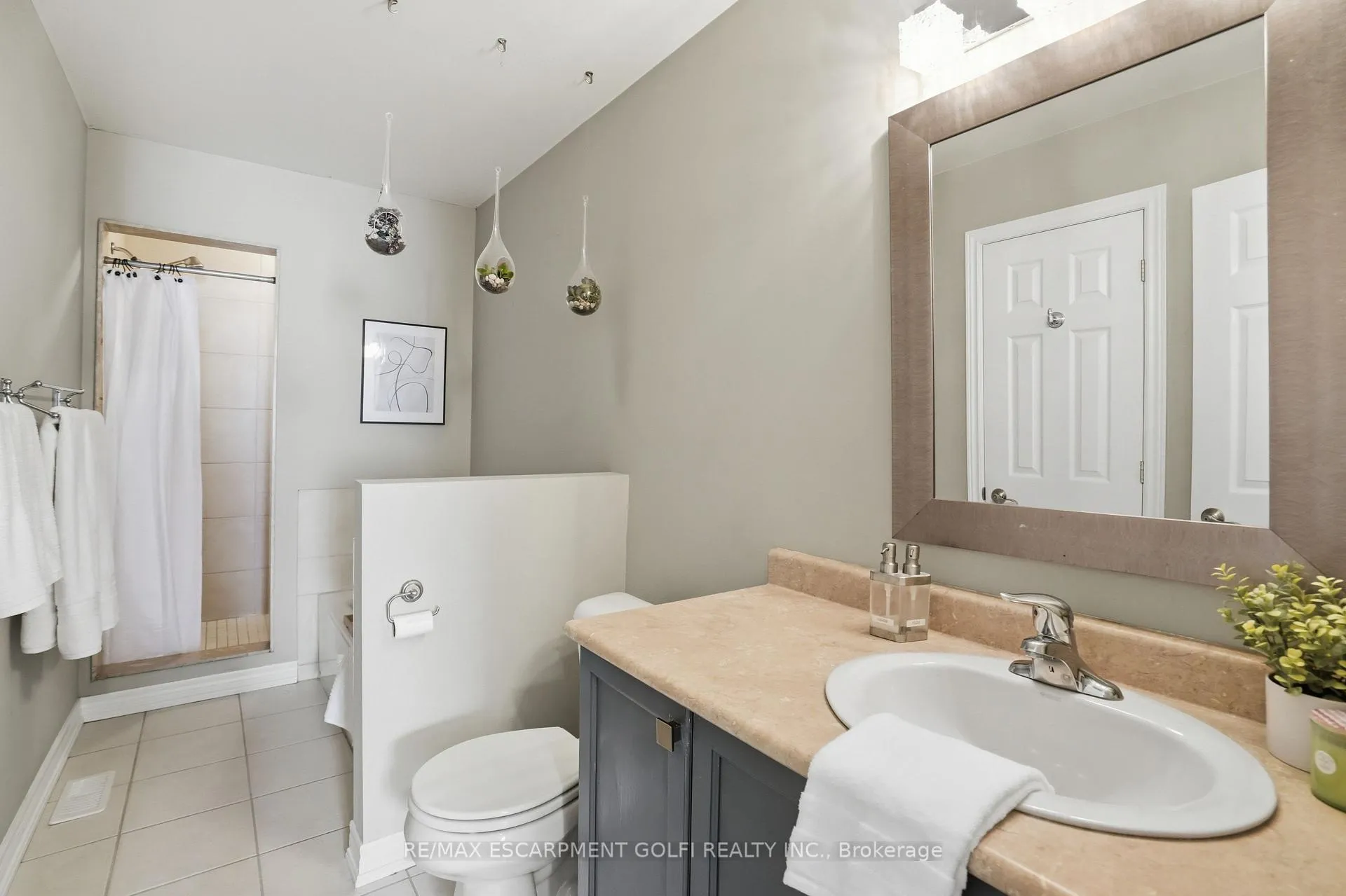 Photo 22 of 52 Sunnycroft Court, Hamilton, Waterdown — HOMEH