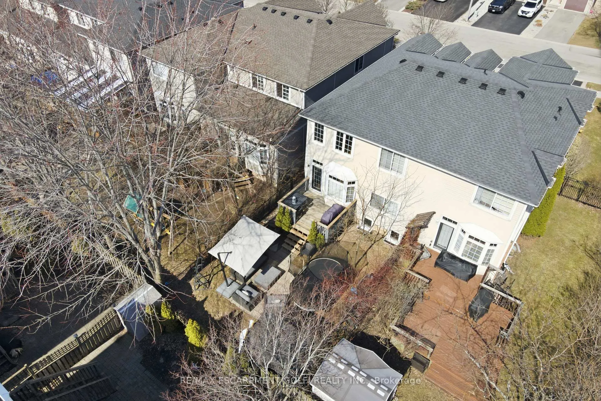 Photo 35 of 52 Sunnycroft Court, Hamilton, Waterdown — HOMEH