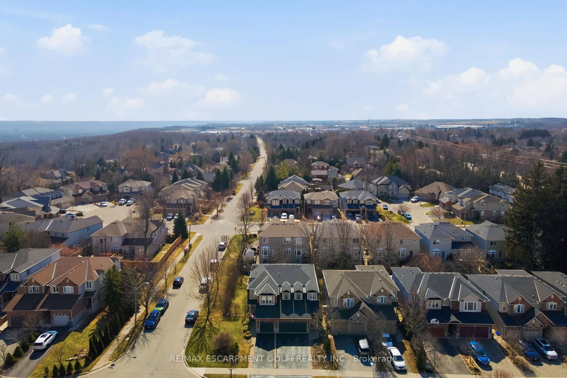 Photo 36 of 52 Sunnycroft Court, Hamilton, Waterdown — HOMEH