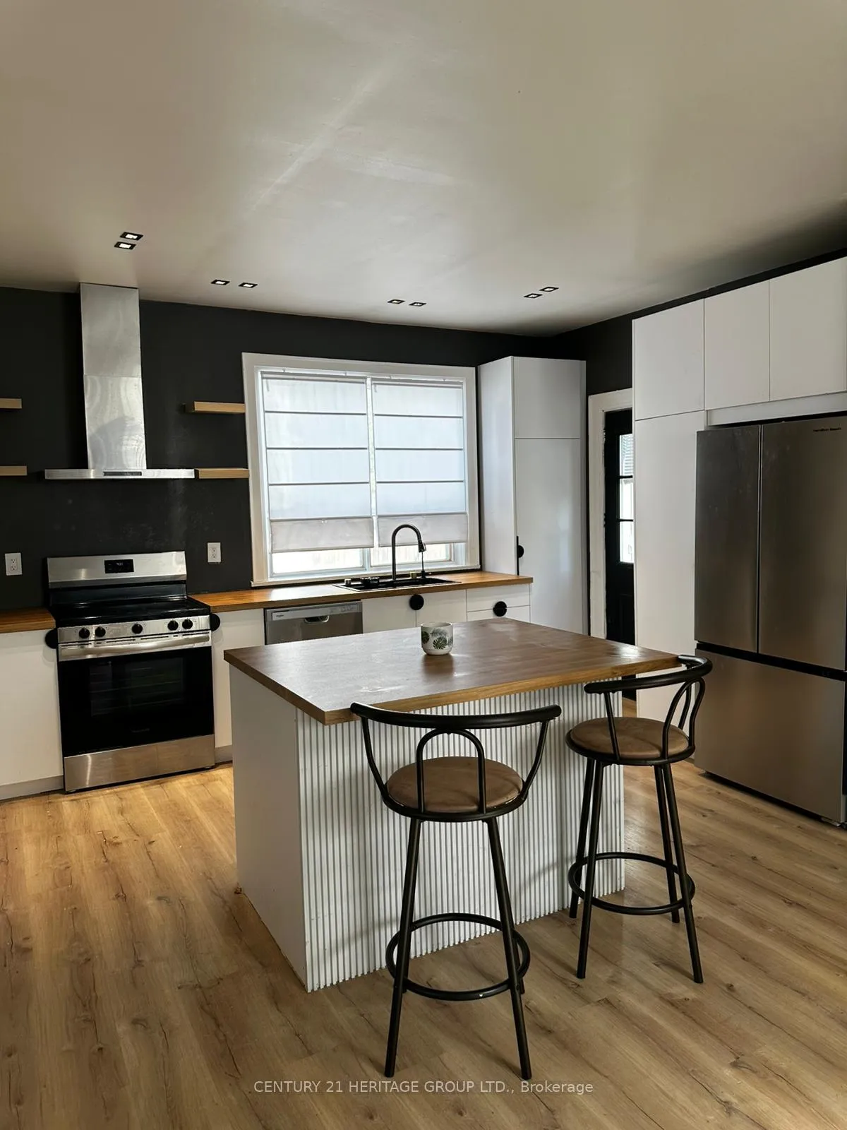 Photo 2 of 175 Park Road S, Oshawa, Vanier — HOMEH