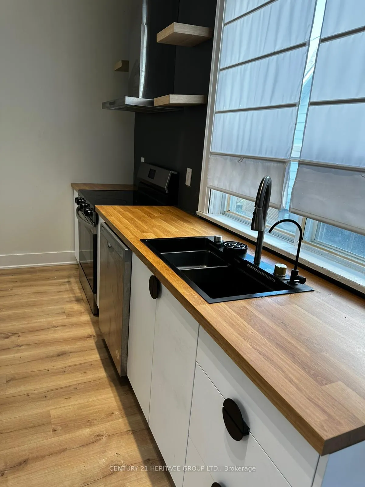 Photo 3 of 175 Park Road S, Oshawa, Vanier — HOMEH