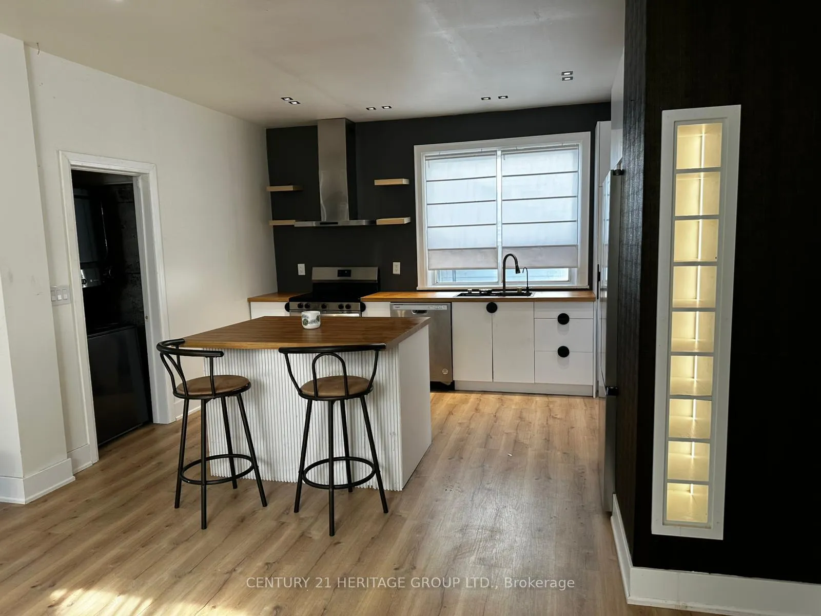Photo 7 of 175 Park Road S, Oshawa, Vanier — HOMEH