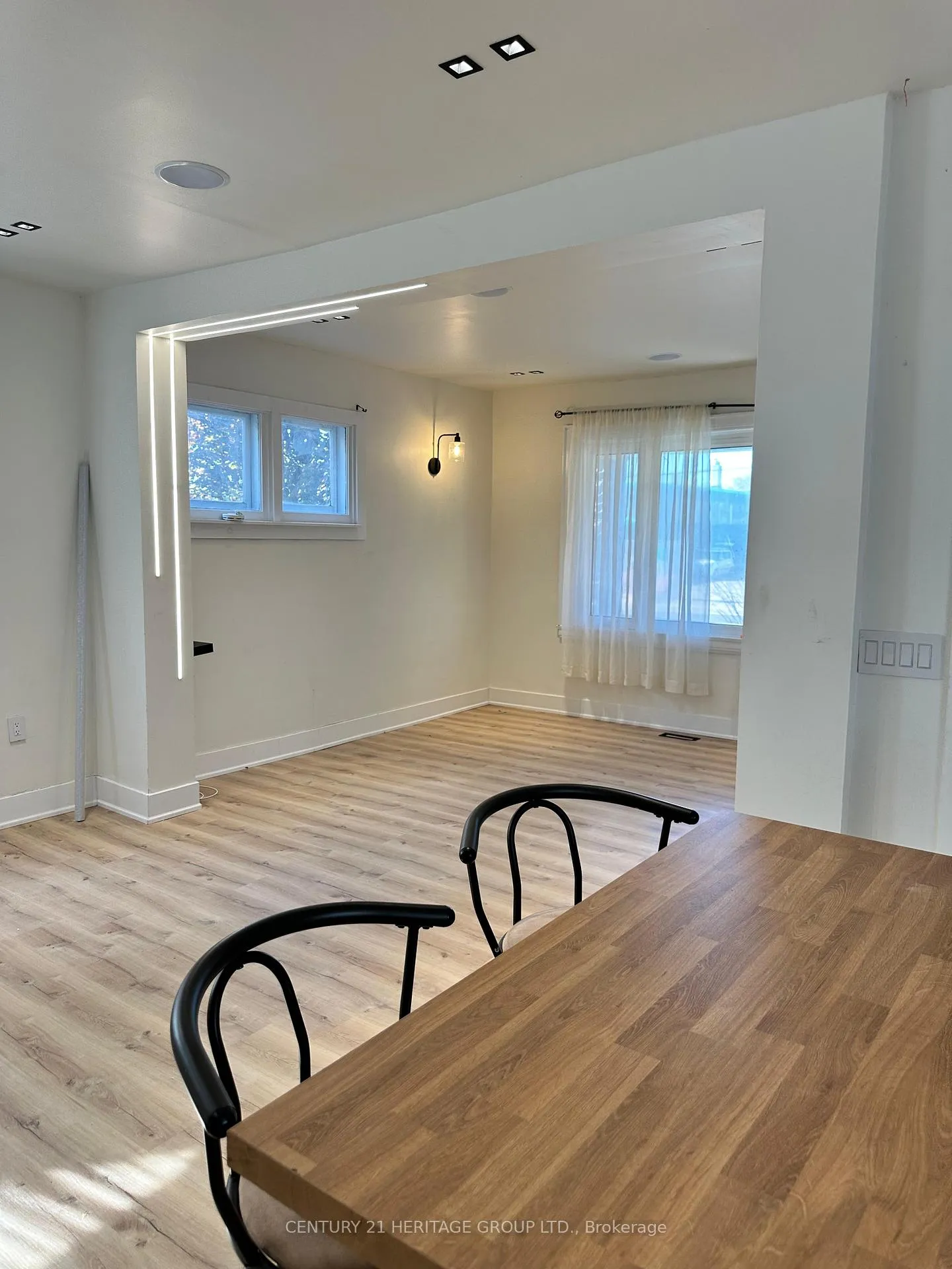 Photo 9 of 175 Park Road S, Oshawa, Vanier — HOMEH