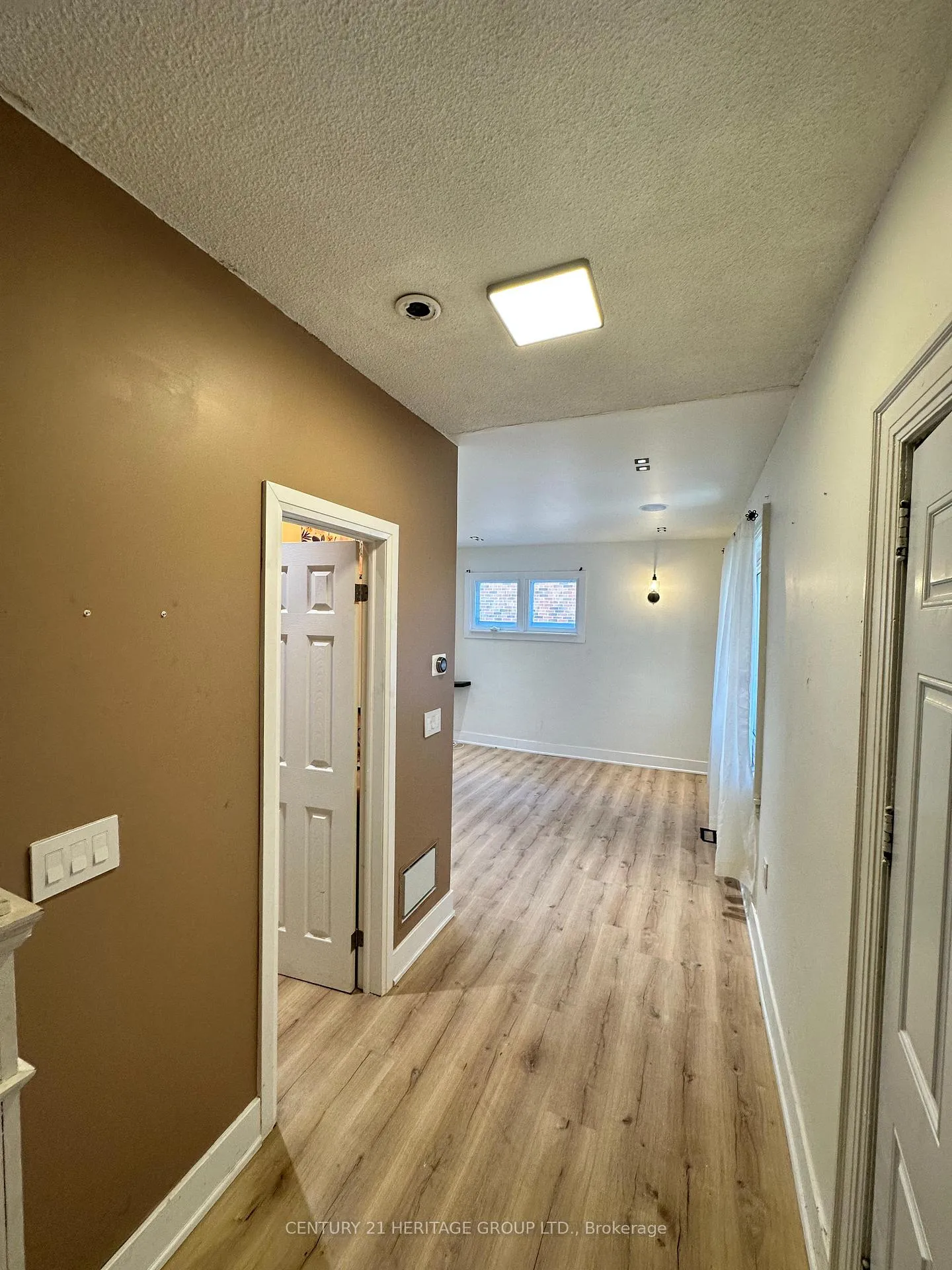 Photo 12 of 175 Park Road S, Oshawa, Vanier — HOMEH