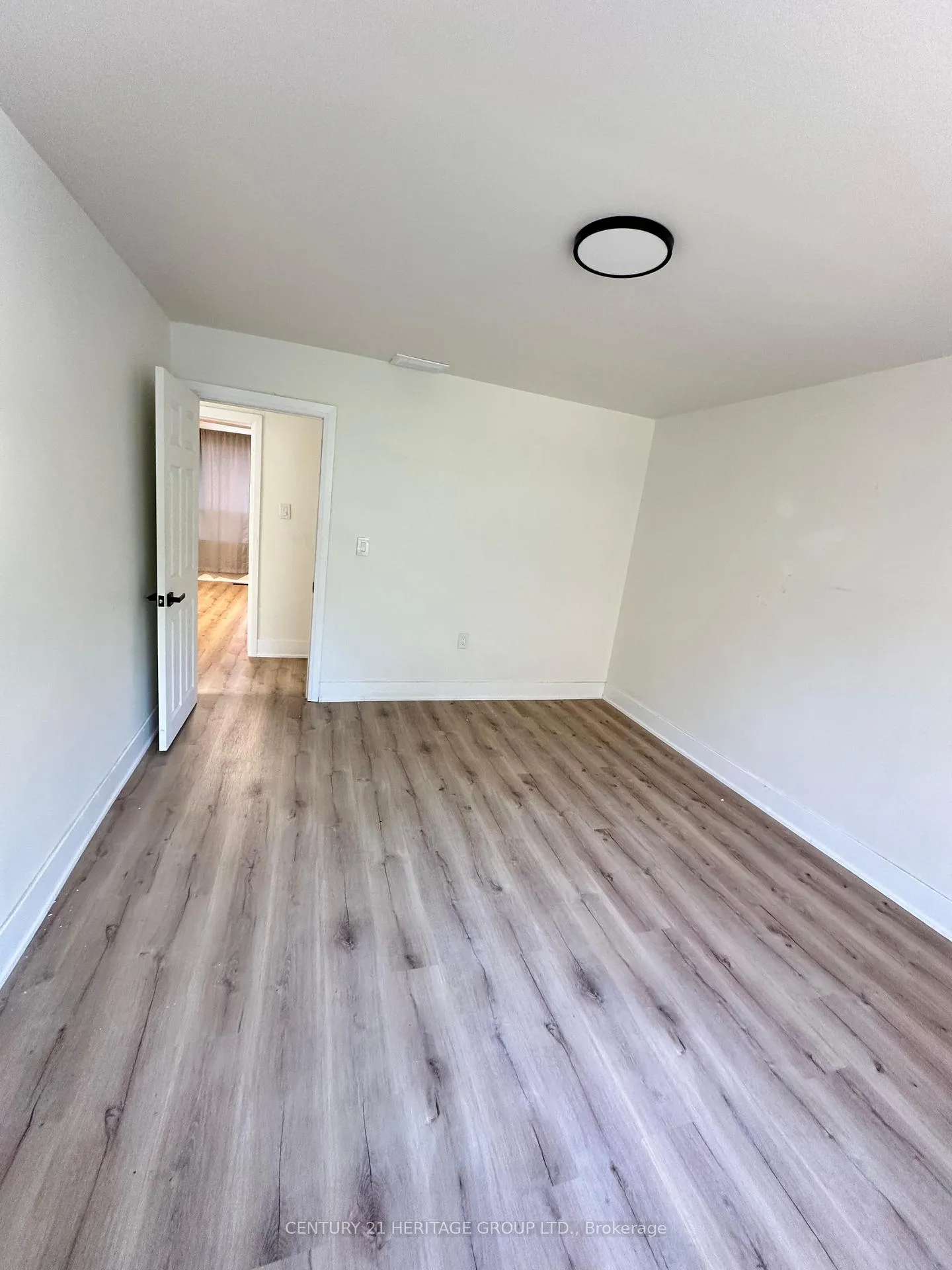 Photo 18 of 175 Park Road S, Oshawa, Vanier — HOMEH