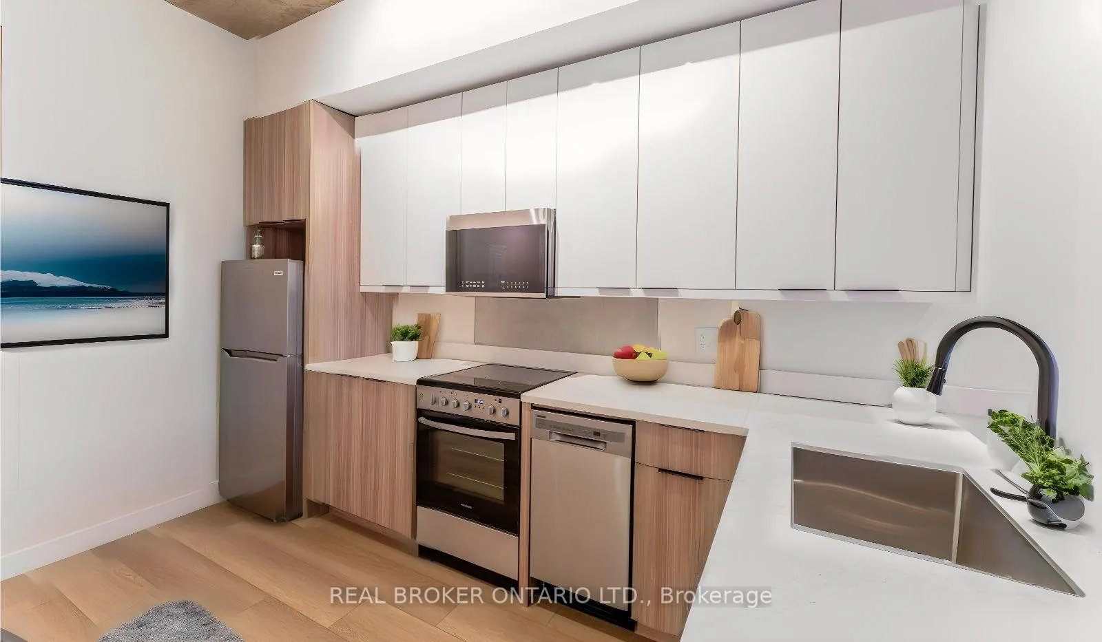 Photo 3 of Unit 803, 169 James Street S, Hamilton, Corktown — HOMEH