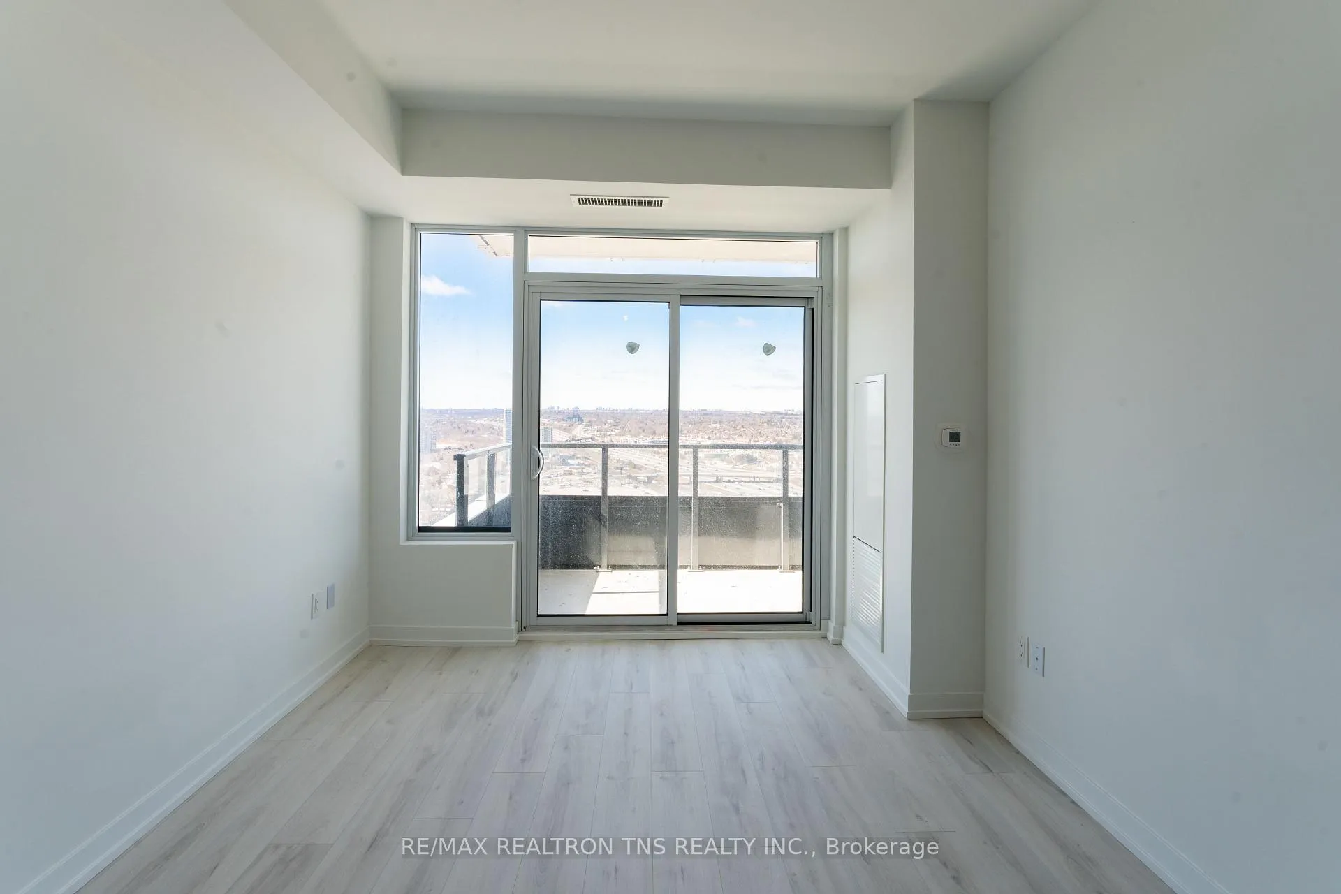 Photo 4 of Unit 2801, 1435 Celebration Drive, Pickering, Bay Ridges — HOMEH