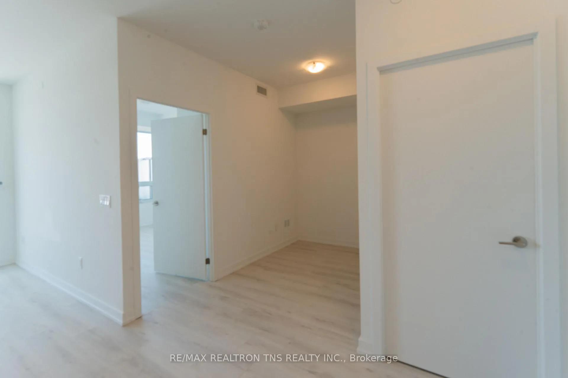 Photo 9 of Unit 2801, 1435 Celebration Drive, Pickering, Bay Ridges — HOMEH