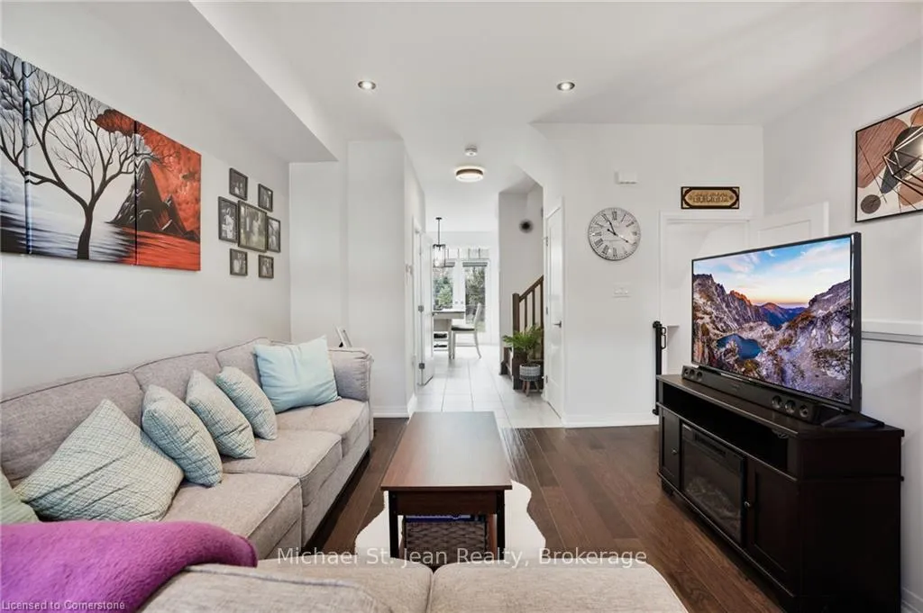 Photo 6 of 11 Pringle Lane, Hamilton, Ancaster — HOMEH