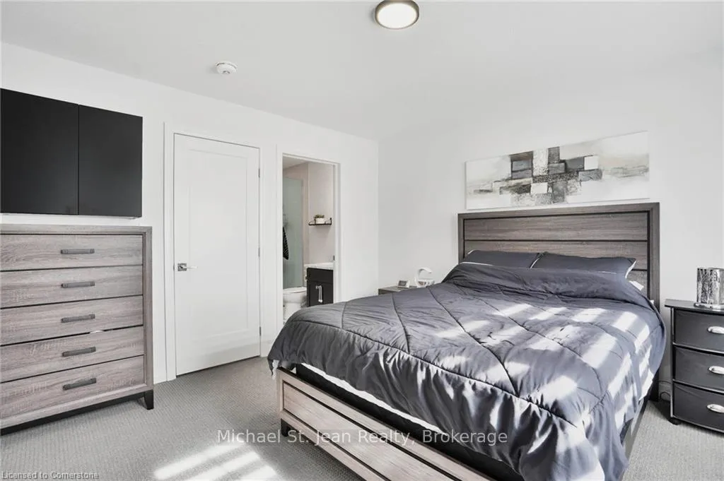 Photo 17 of 11 Pringle Lane, Hamilton, Ancaster — HOMEH