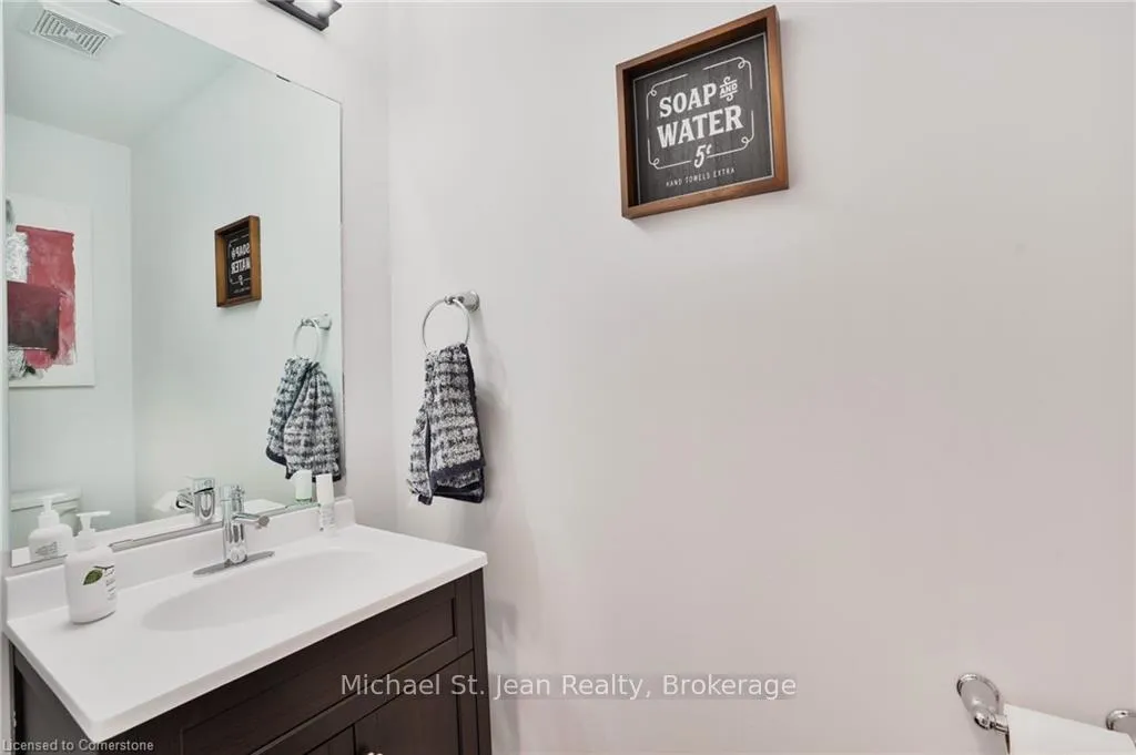 Photo 22 of 11 Pringle Lane, Hamilton, Ancaster — HOMEH