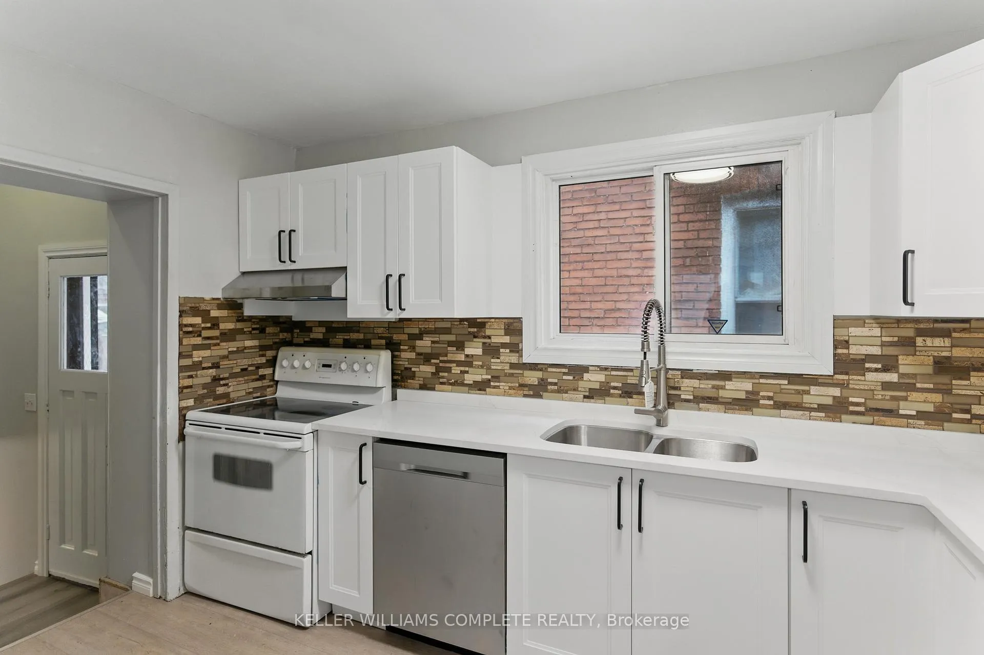 Photo 24 of 57 Beechwood Avenue, Hamilton, Beasley — HOMEH