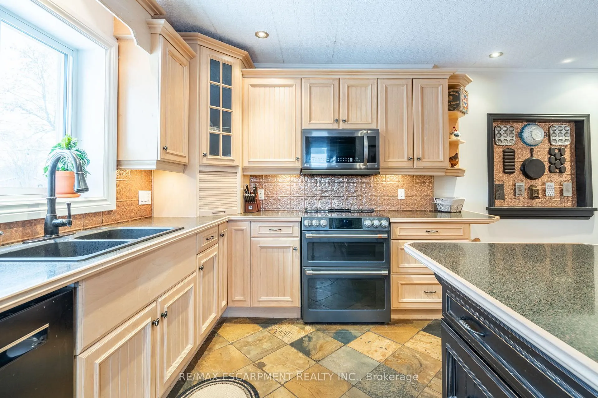 Photo 22 of 1304 Brock Road, Hamilton, Dundas — HOMEH