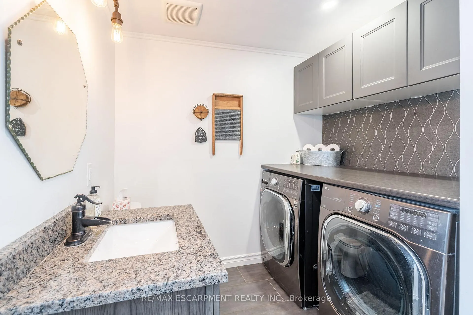 Photo 28 of 1304 Brock Road, Hamilton, Dundas — HOMEH