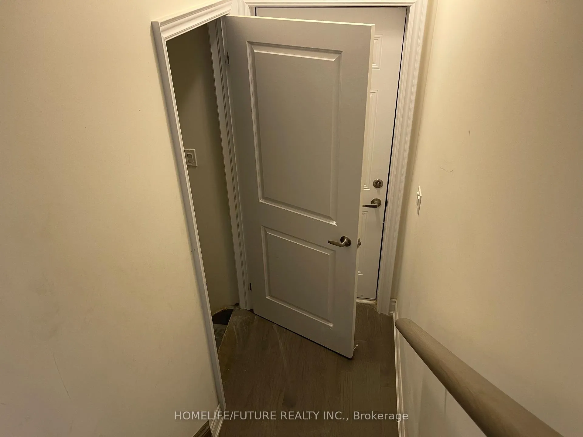 Photo 4 of 106 Wamsley Crescent, Clarington, Bowmanville — HOMEH