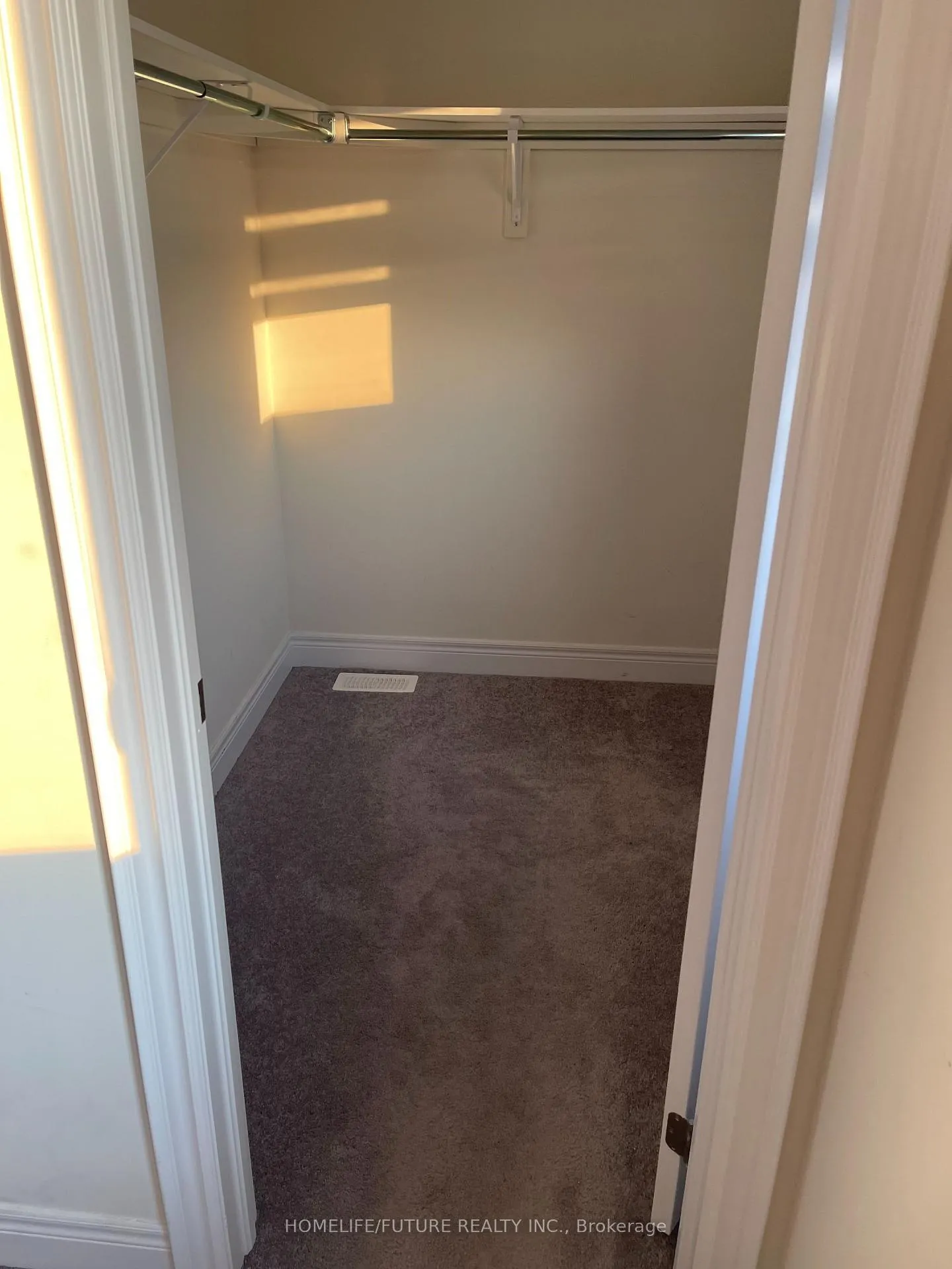Photo 9 of 106 Wamsley Crescent, Clarington, Bowmanville — HOMEH