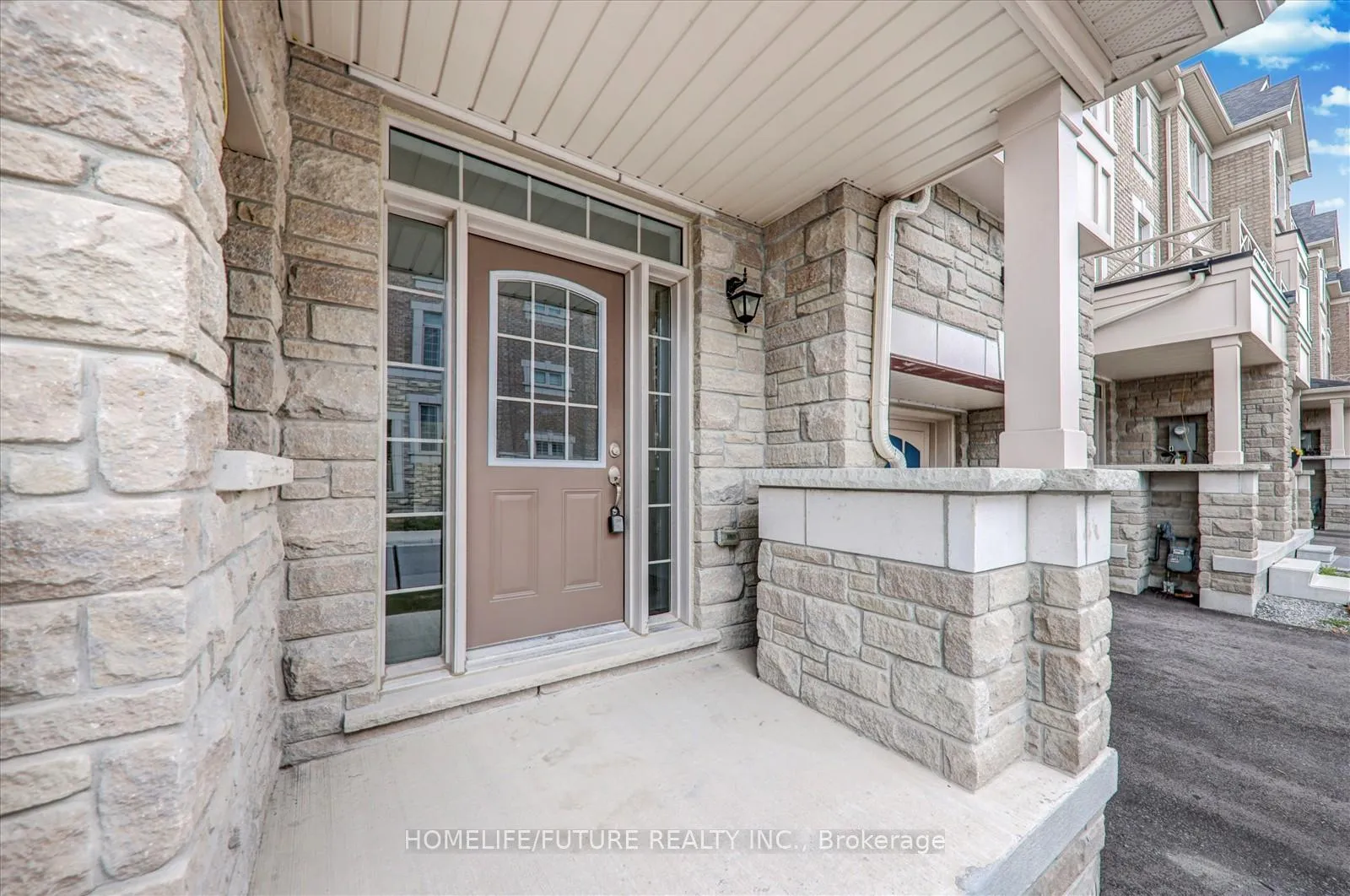 Photo 4 of 10 Andress Way, Markham, Cedarwood — HOMEH