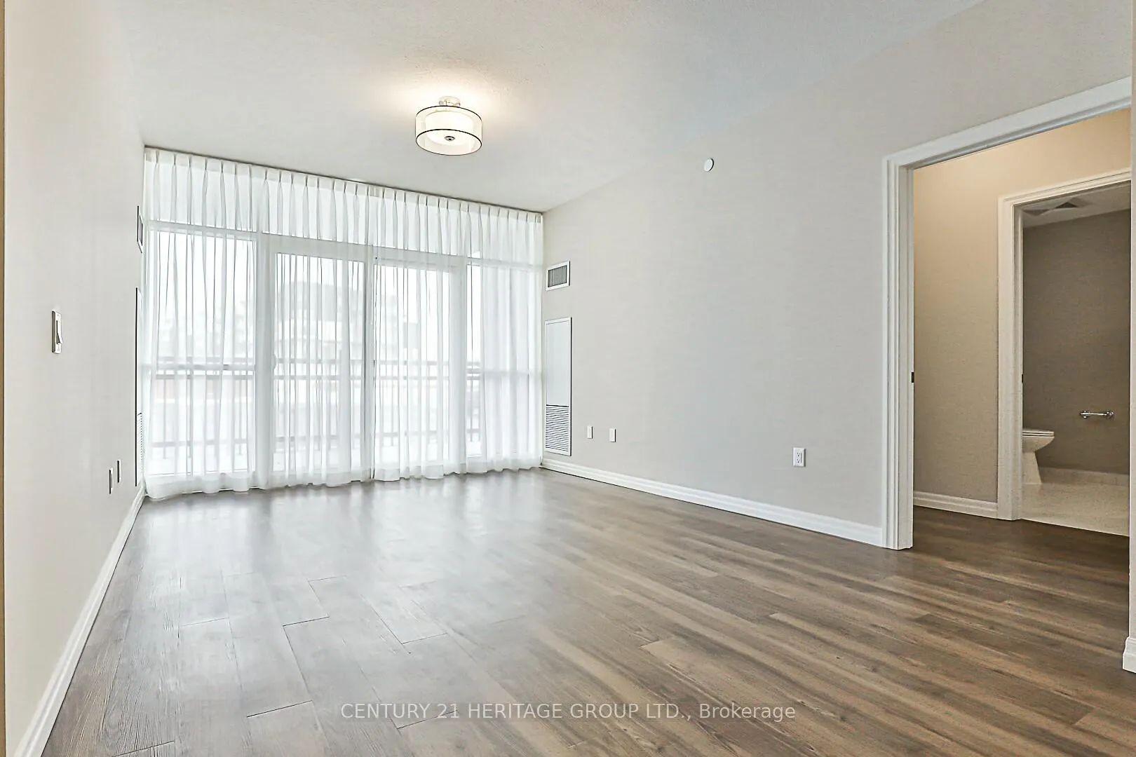 Photo 11 of Unit 101, 460 William Graham Drive, Aurora, Rural Aurora — HOMEH