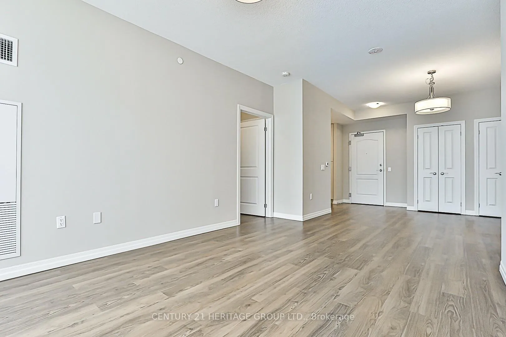 Photo 13 of Unit 101, 460 William Graham Drive, Aurora, Rural Aurora — HOMEH