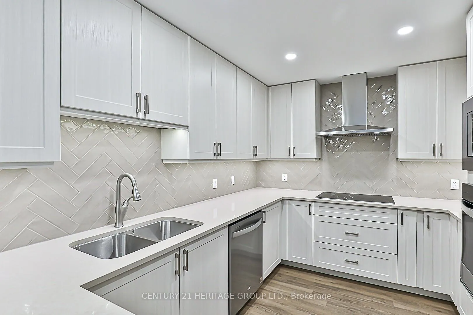 Photo 15 of Unit 101, 460 William Graham Drive, Aurora, Rural Aurora — HOMEH