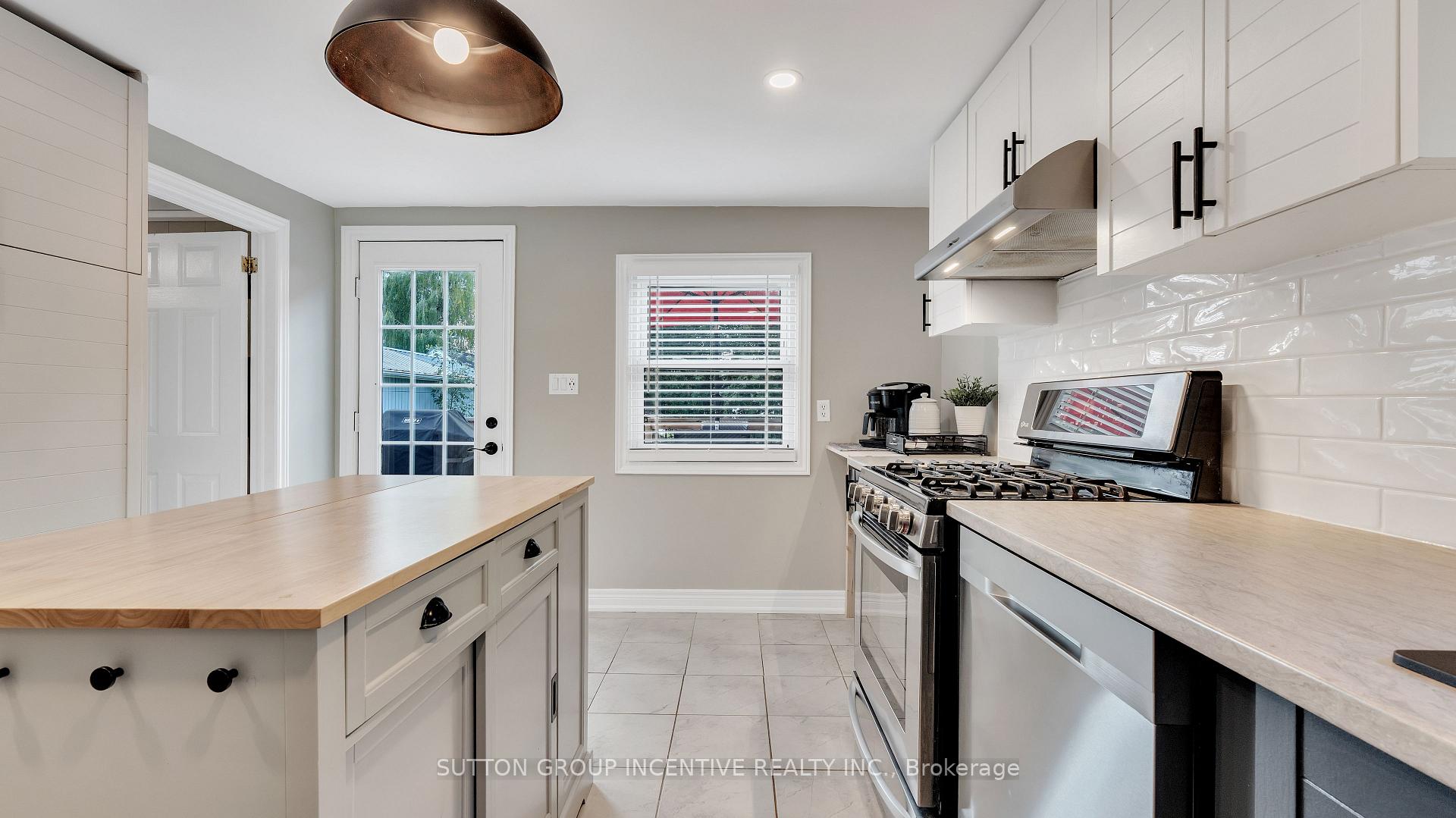 Photo 18 of 844 Trivetts Road, Georgina, Historic Lakeshore Communities — HOMEH